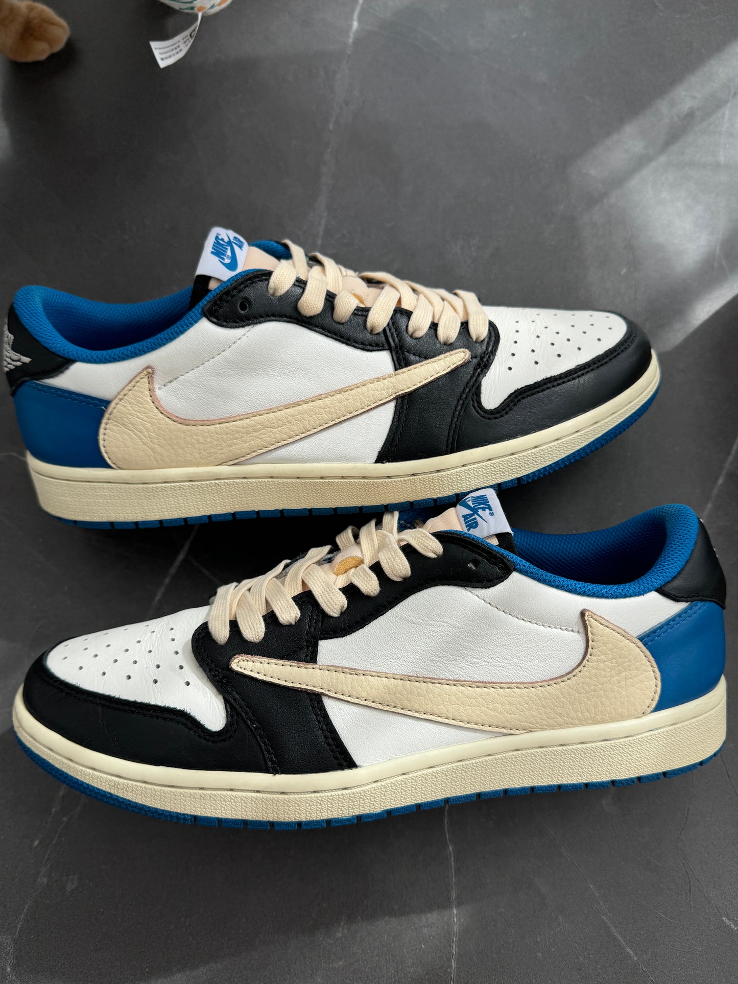 Air Jordan 1 Low Travis Scott Fragment Design US10