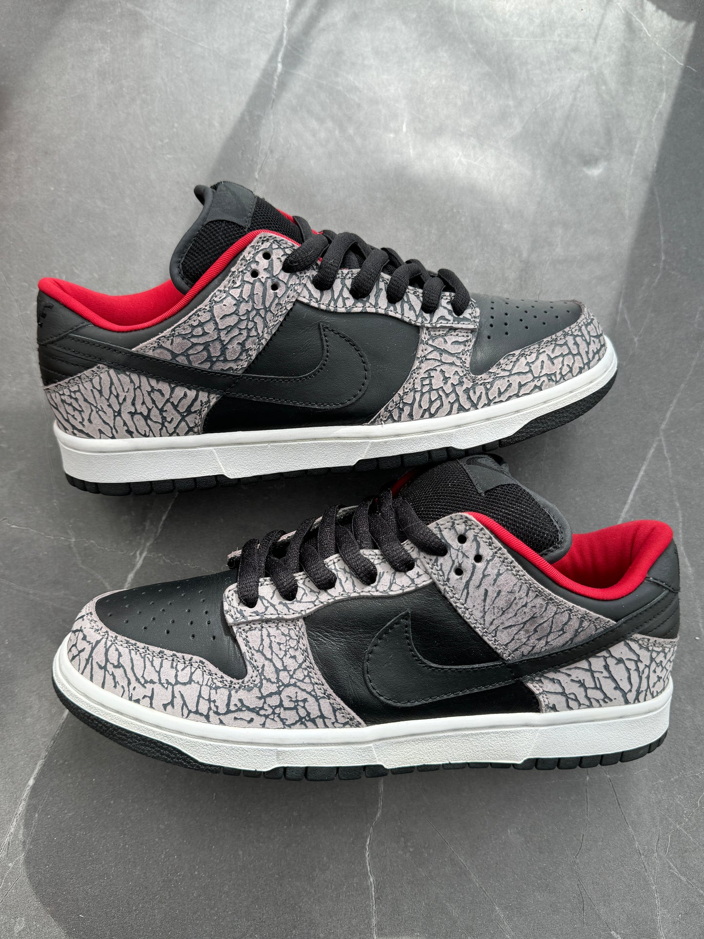 Dunk Low Pro SB Supreme Black Cement 2002 US9