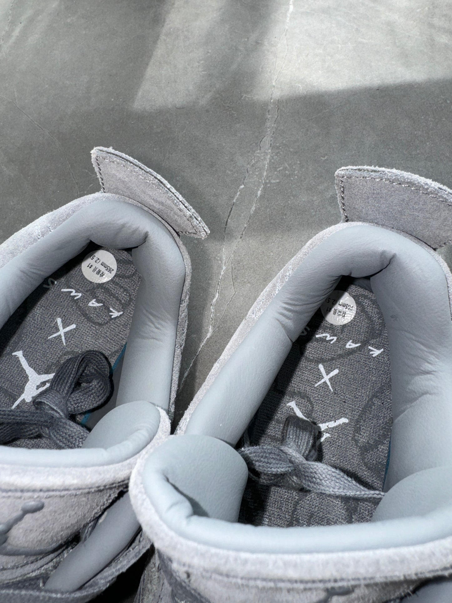 Air Jordan 4 Kaws Grey US8.5