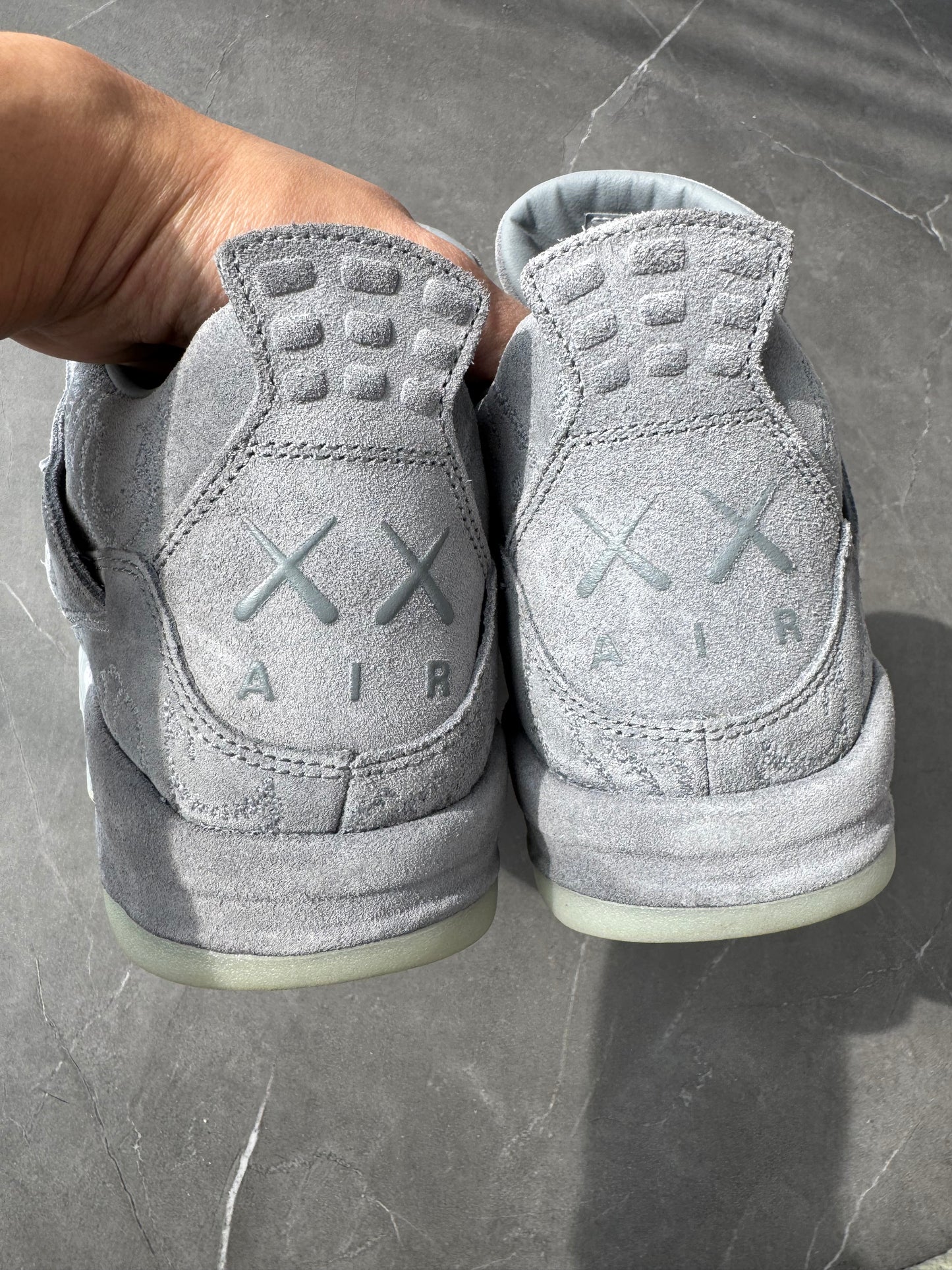 Air Jordan 4 Kaws Grey US9.5 2️⃣