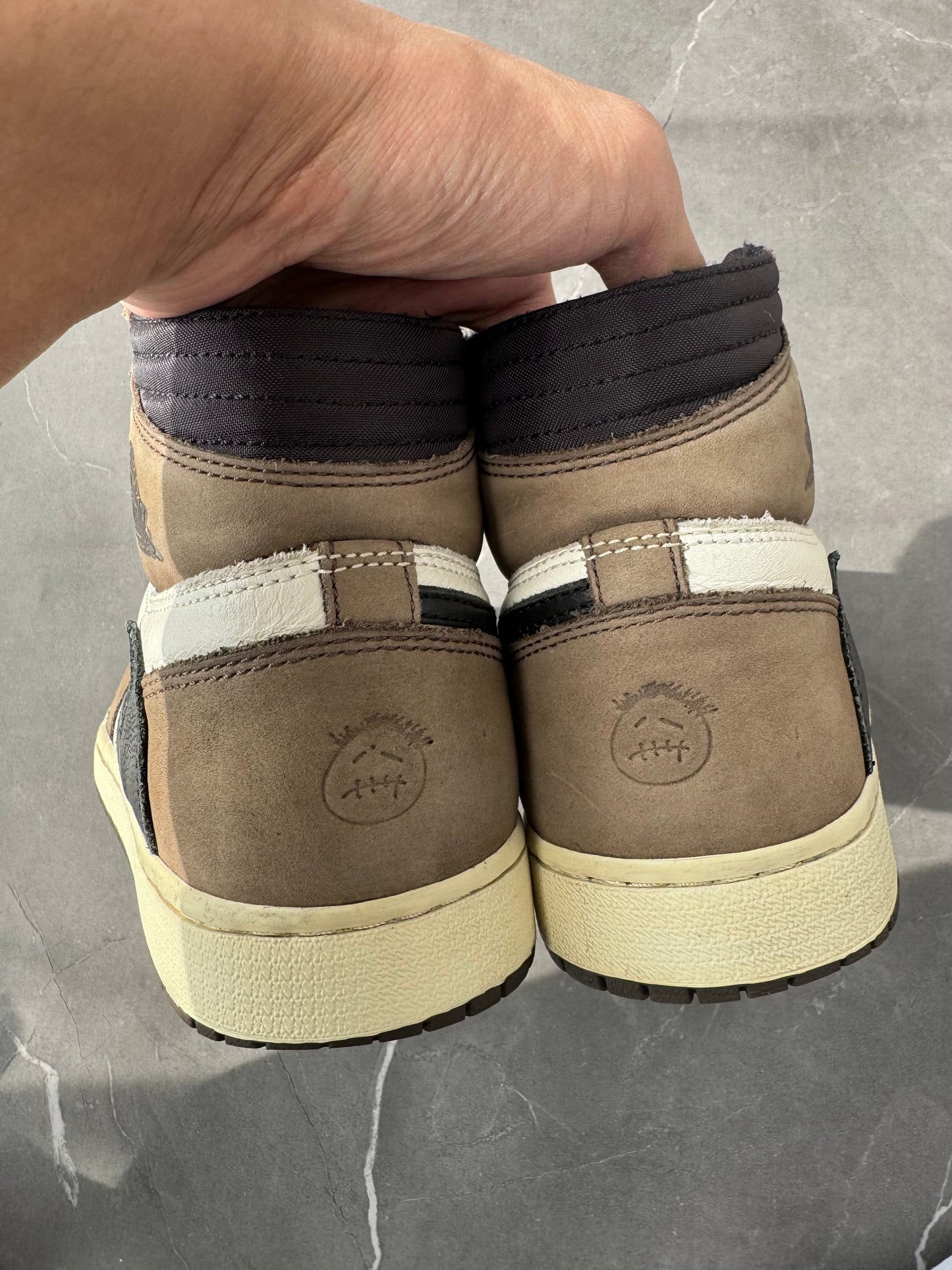 Air Jordan 1 High Travis Scott Mocha US8.5