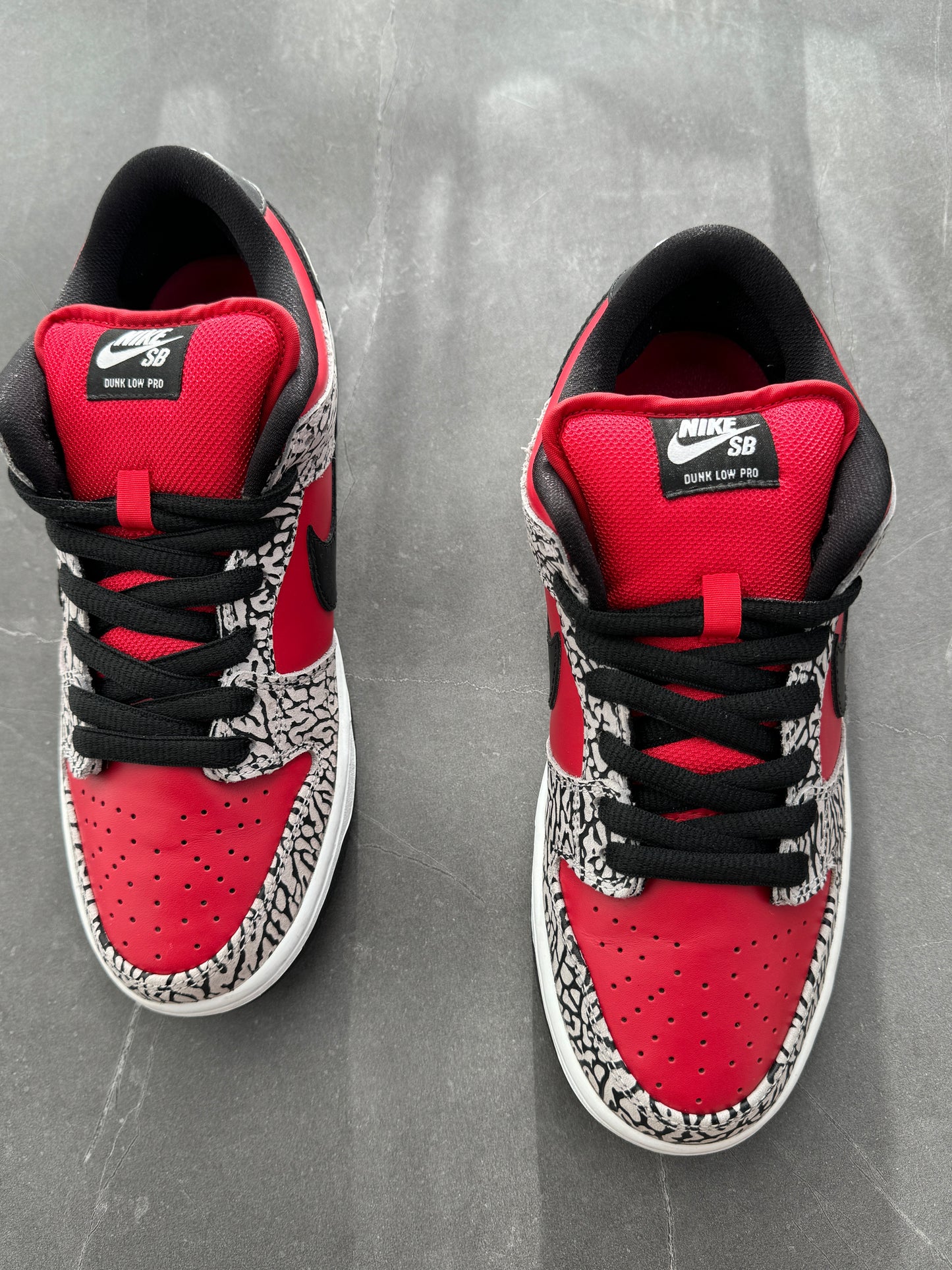 Dunk Low Premium SB Supreme Red Cement US8.5