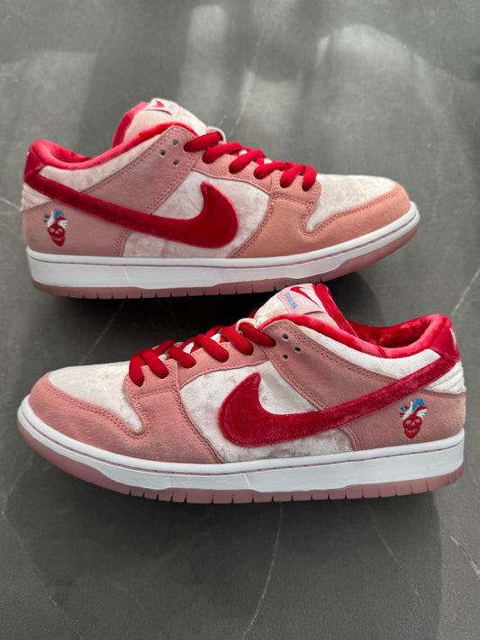 Dunk Low Pro SB Strange Love US9