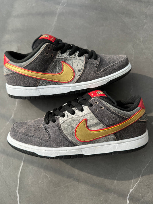 Dunk Low Premium SB QS Beijing Metallic Gold 2013 US8.5
