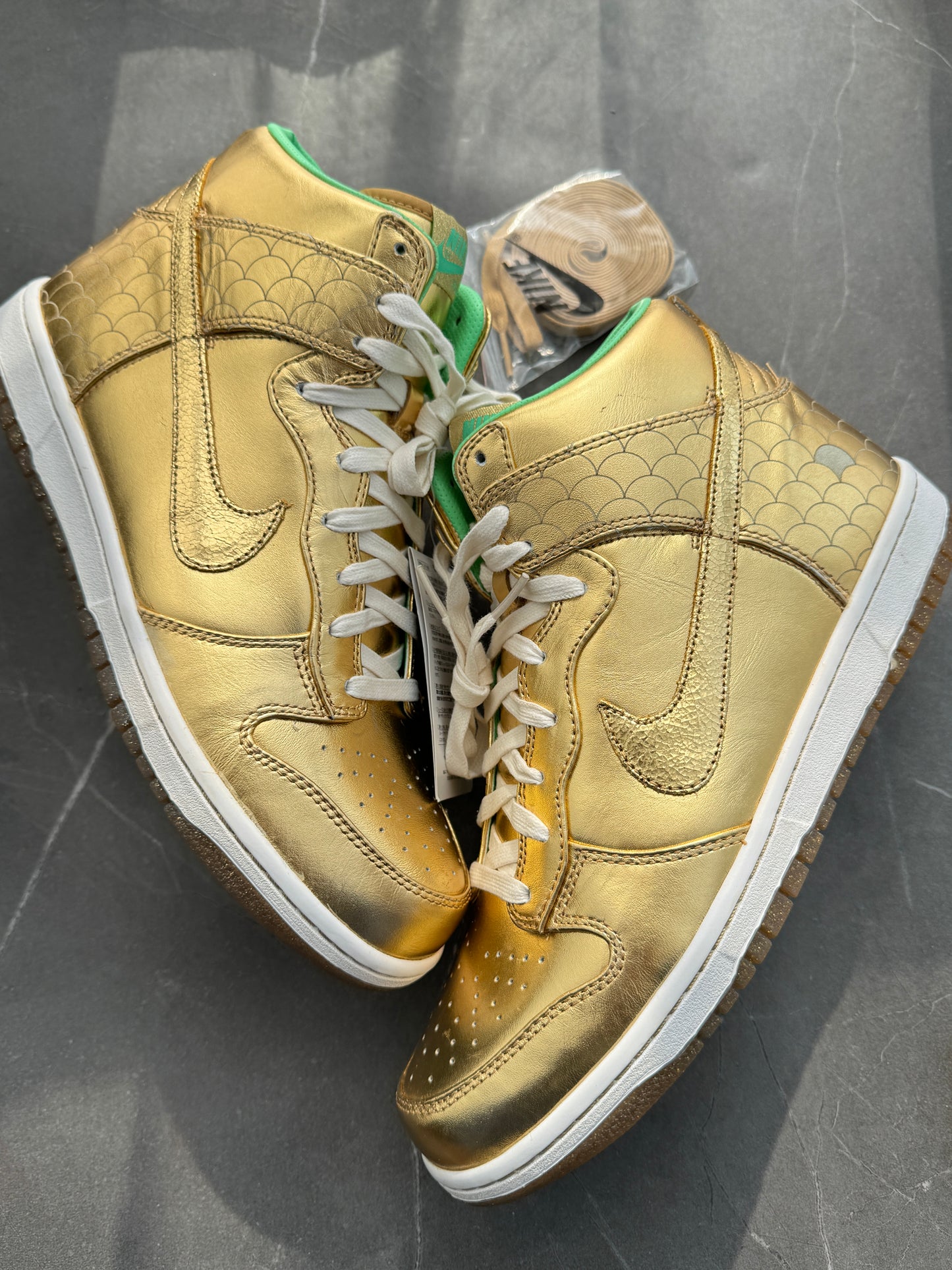 Dunk High Premium Golden Carp "Nagoya" 2008