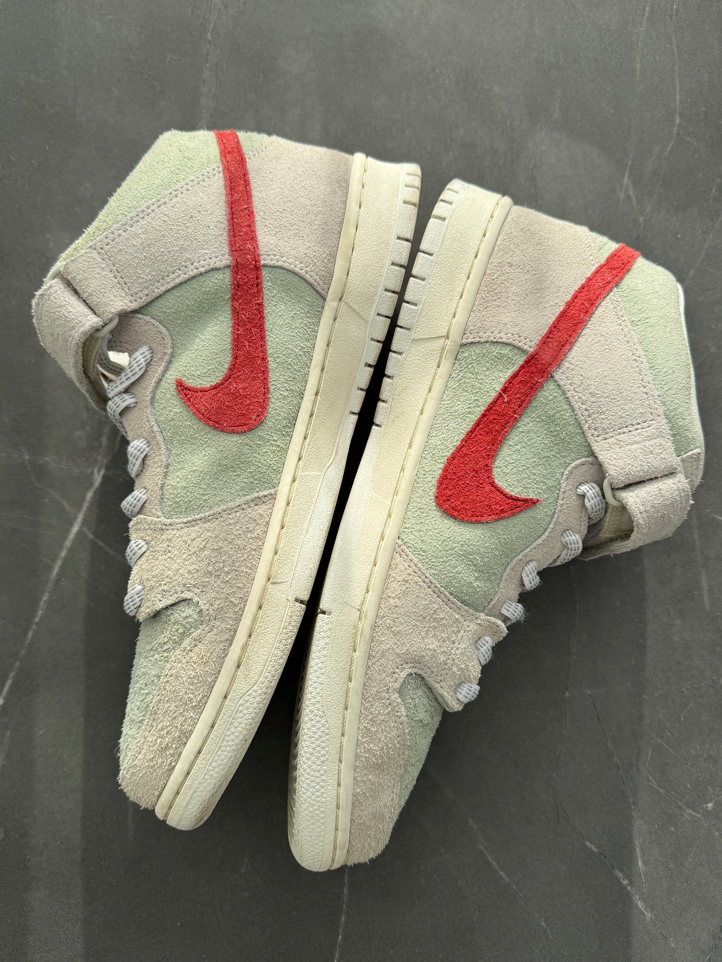 Dunk Mid Pro SB White Widow