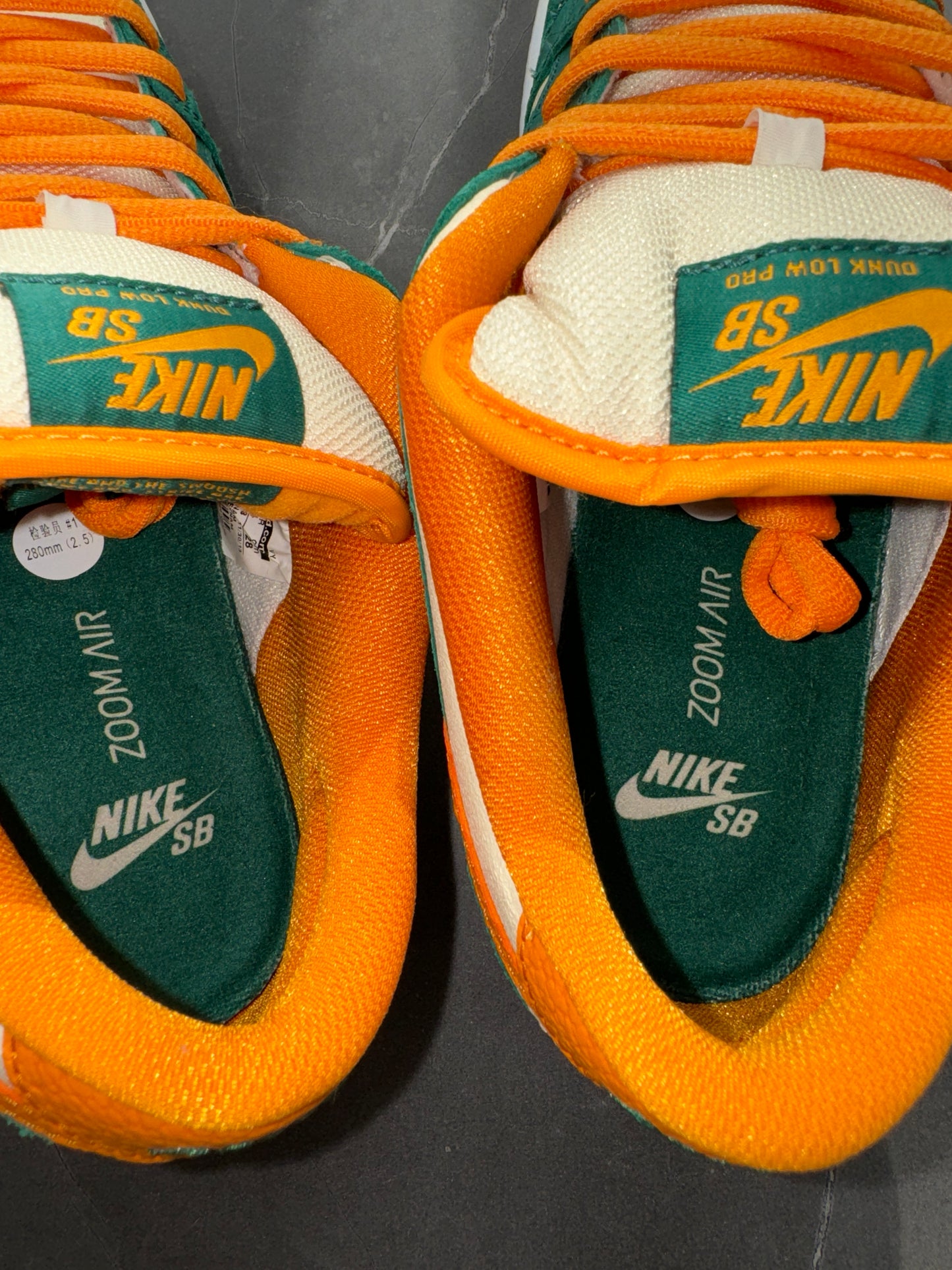 Dunk Low Pro SB Legion Pine Kumquat