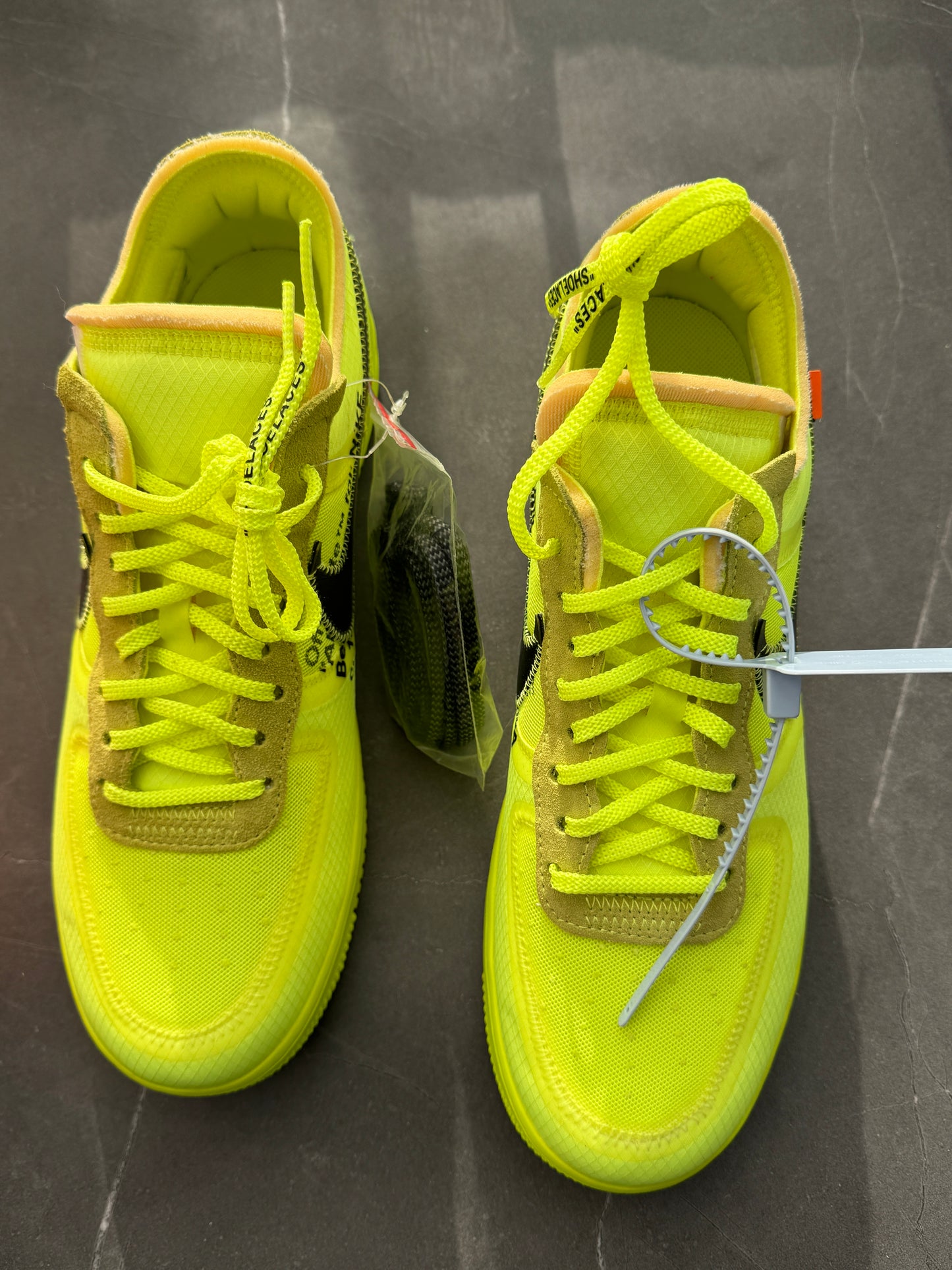 Air Force 1 Low Off-White Volt