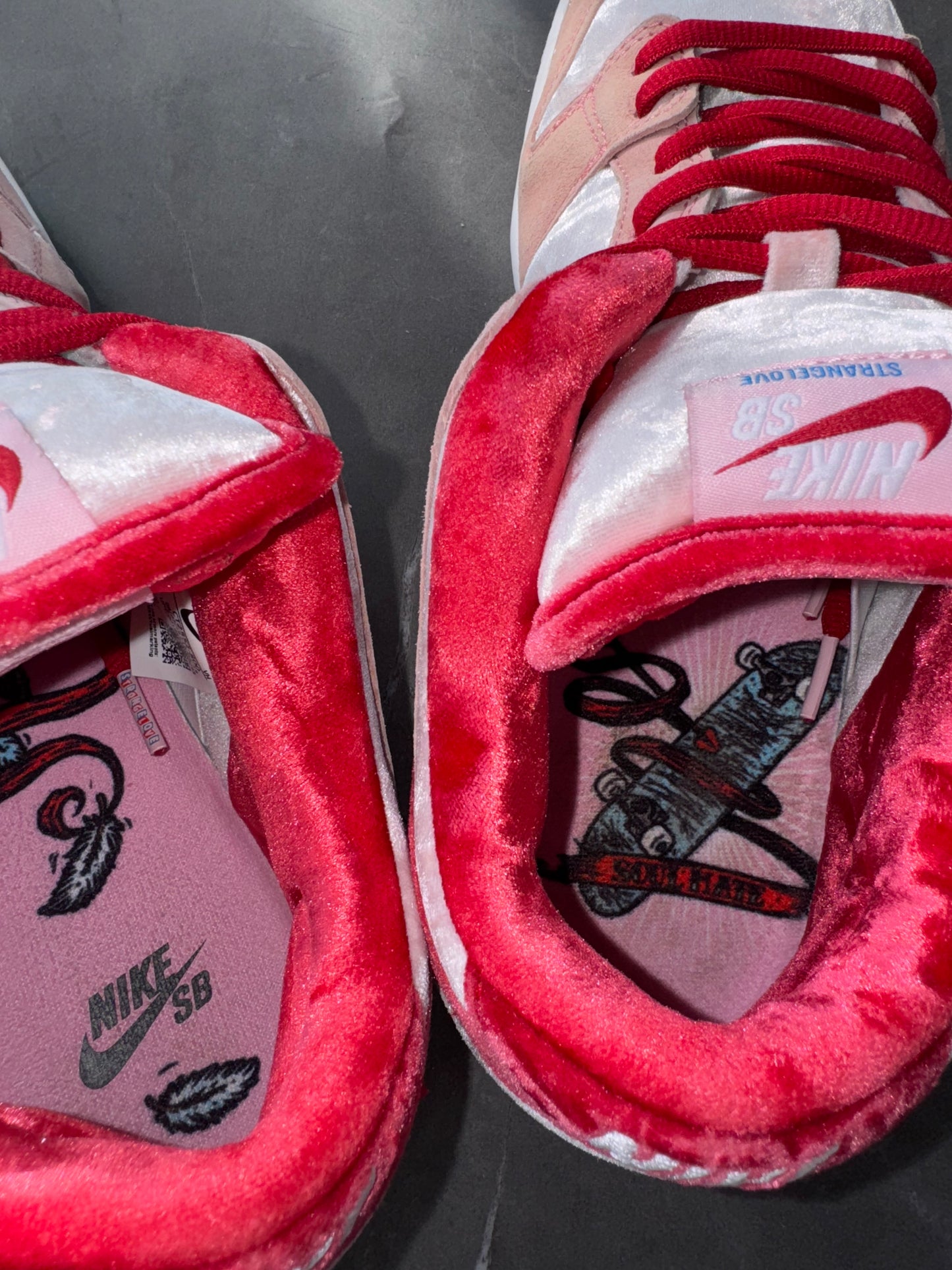 Dunk Low Pro SB Strange Love US11