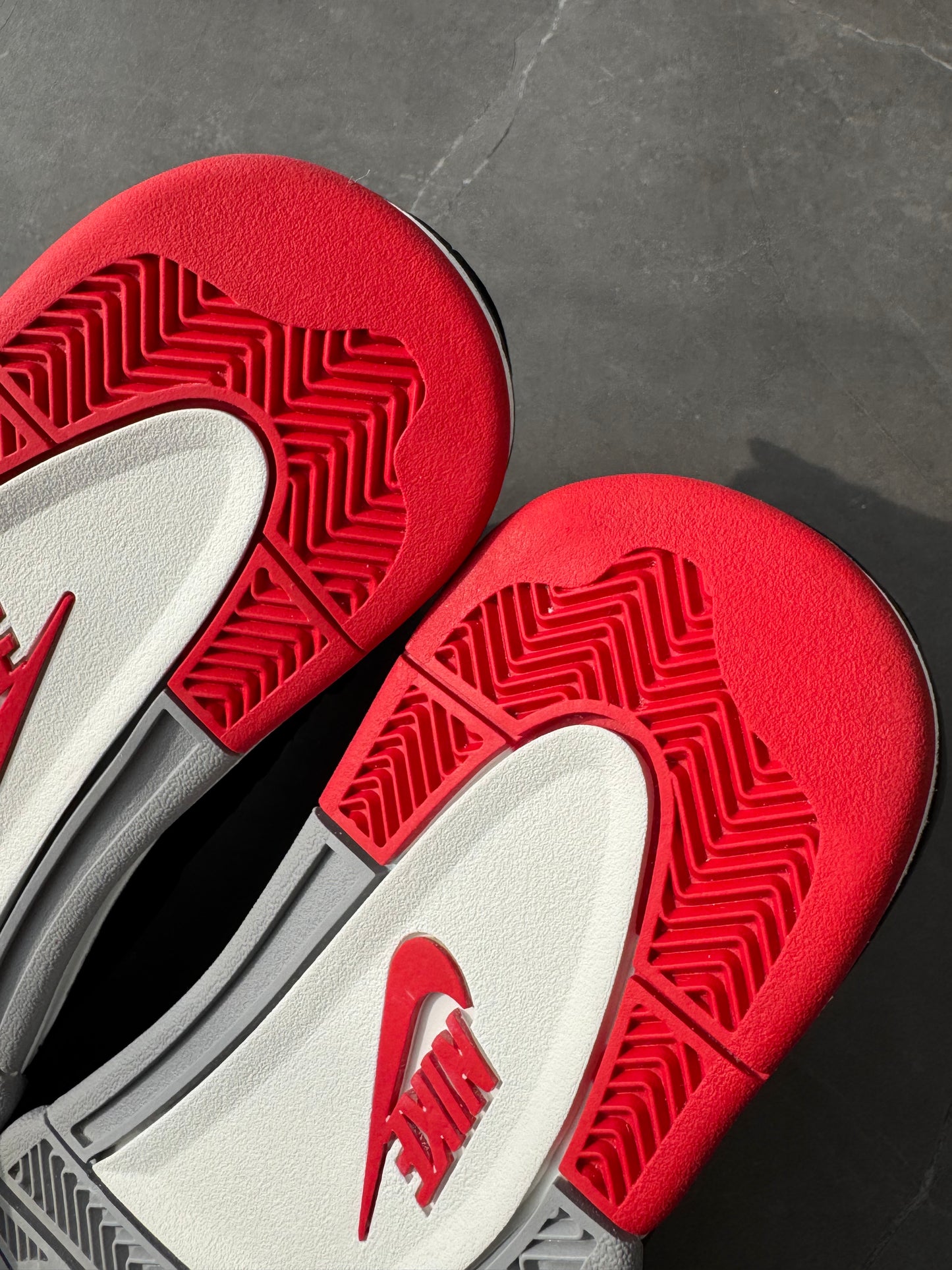 Air Jordan 4 Bred 2019