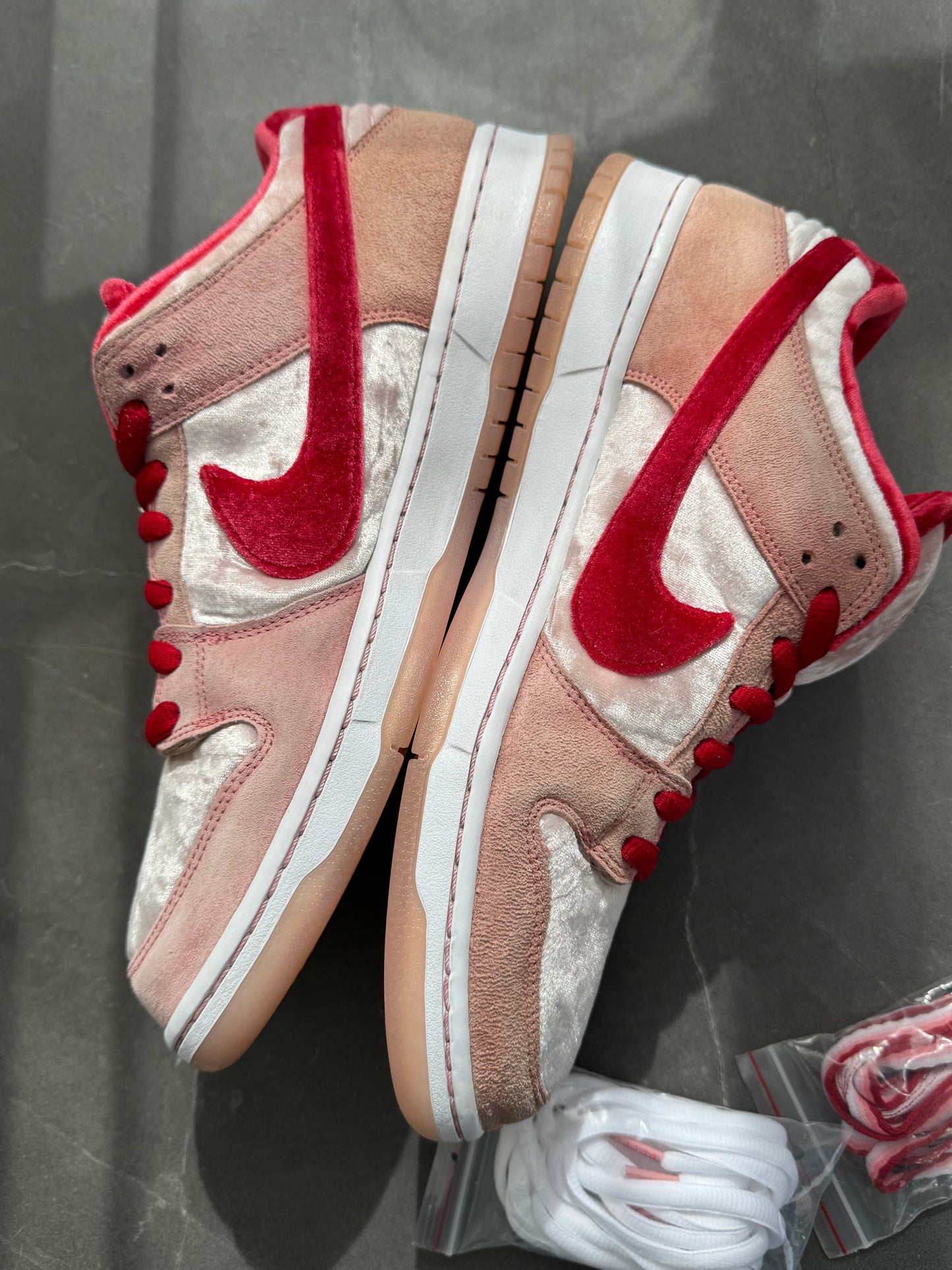 Dunk Low Pro SB Strange Love US12