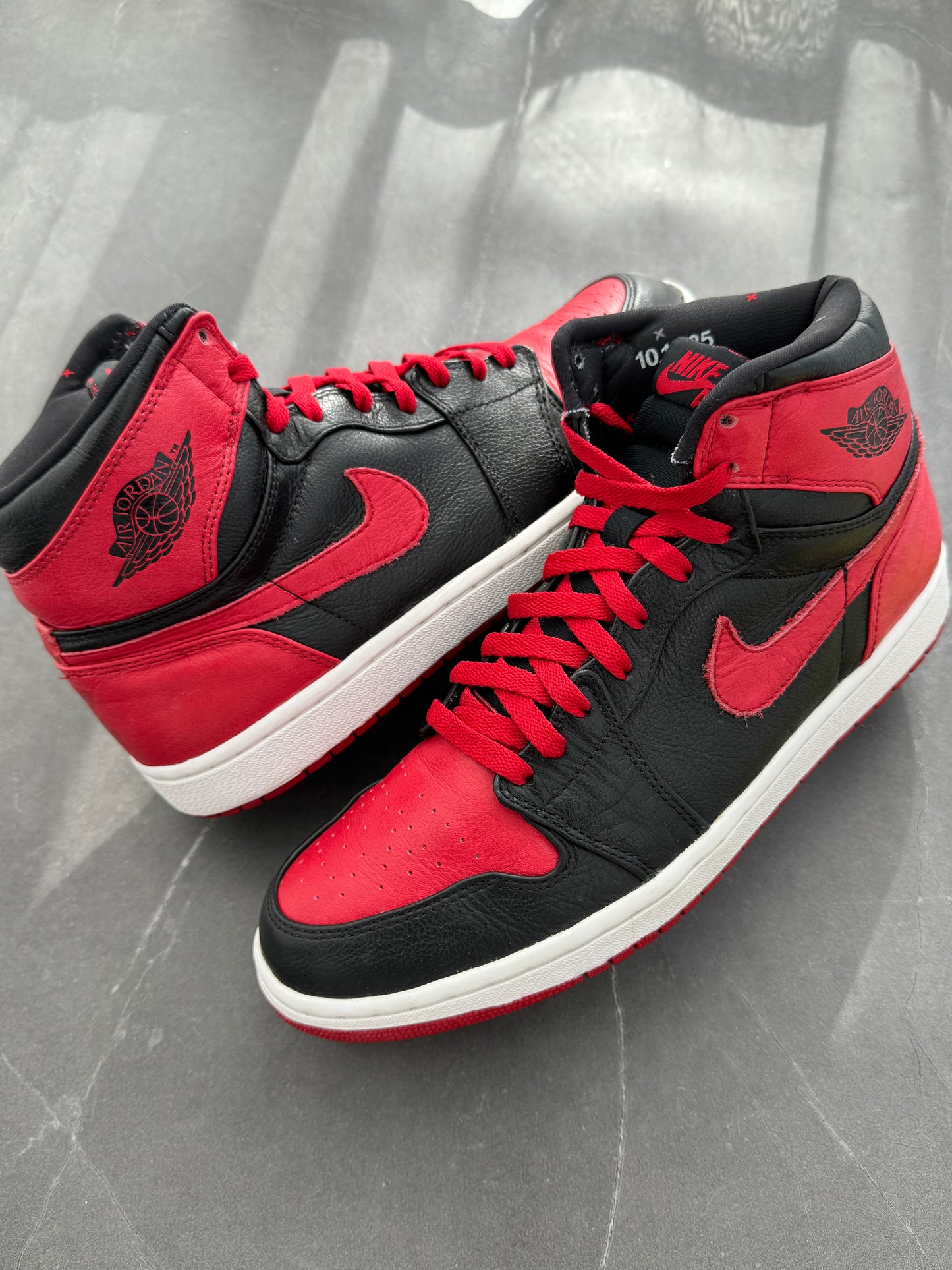 Air Jordan 1 High Banned 2011