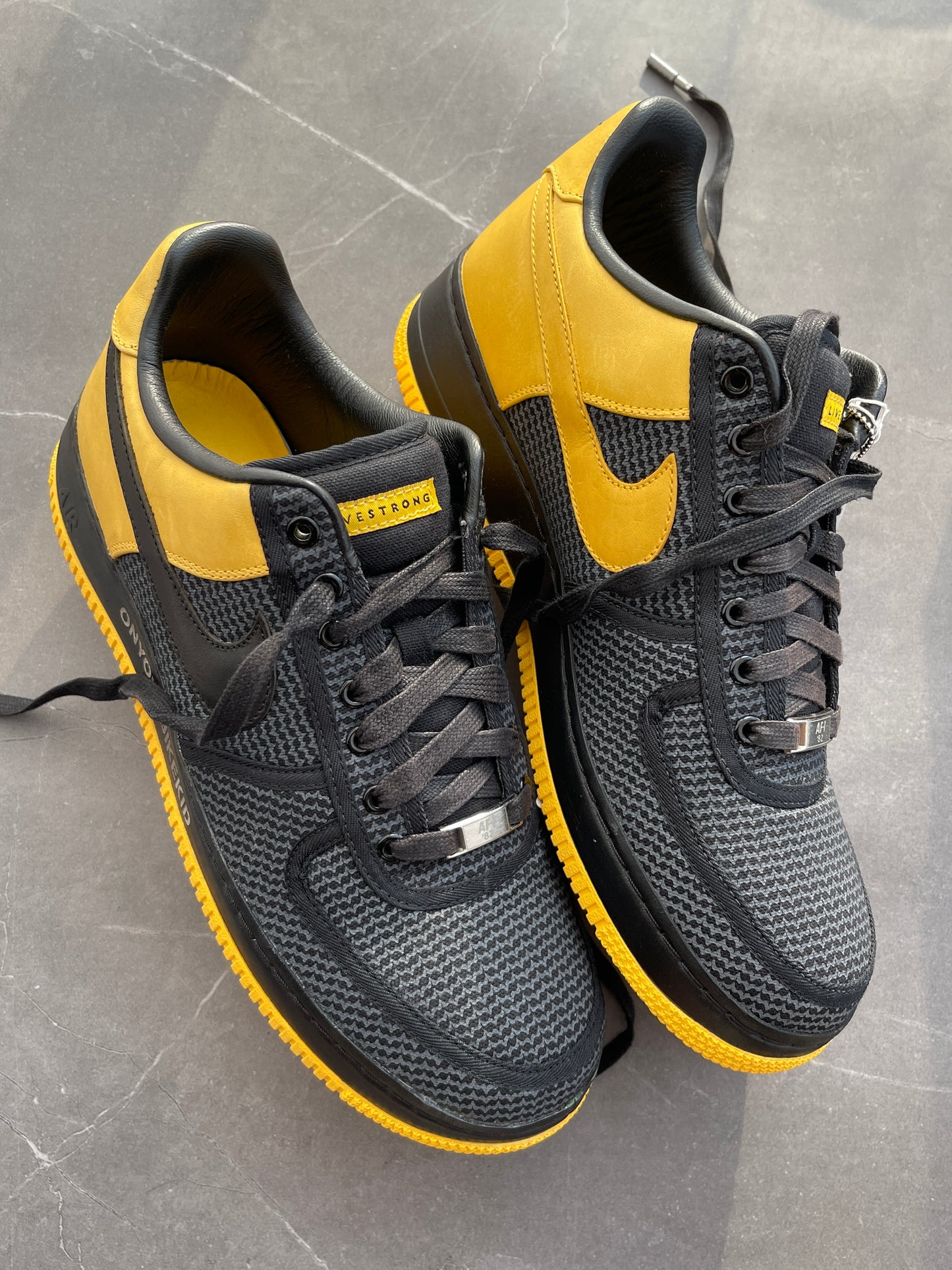 Air Force 1 Low Supreme I/O "Livestrong" Undefeated 2009