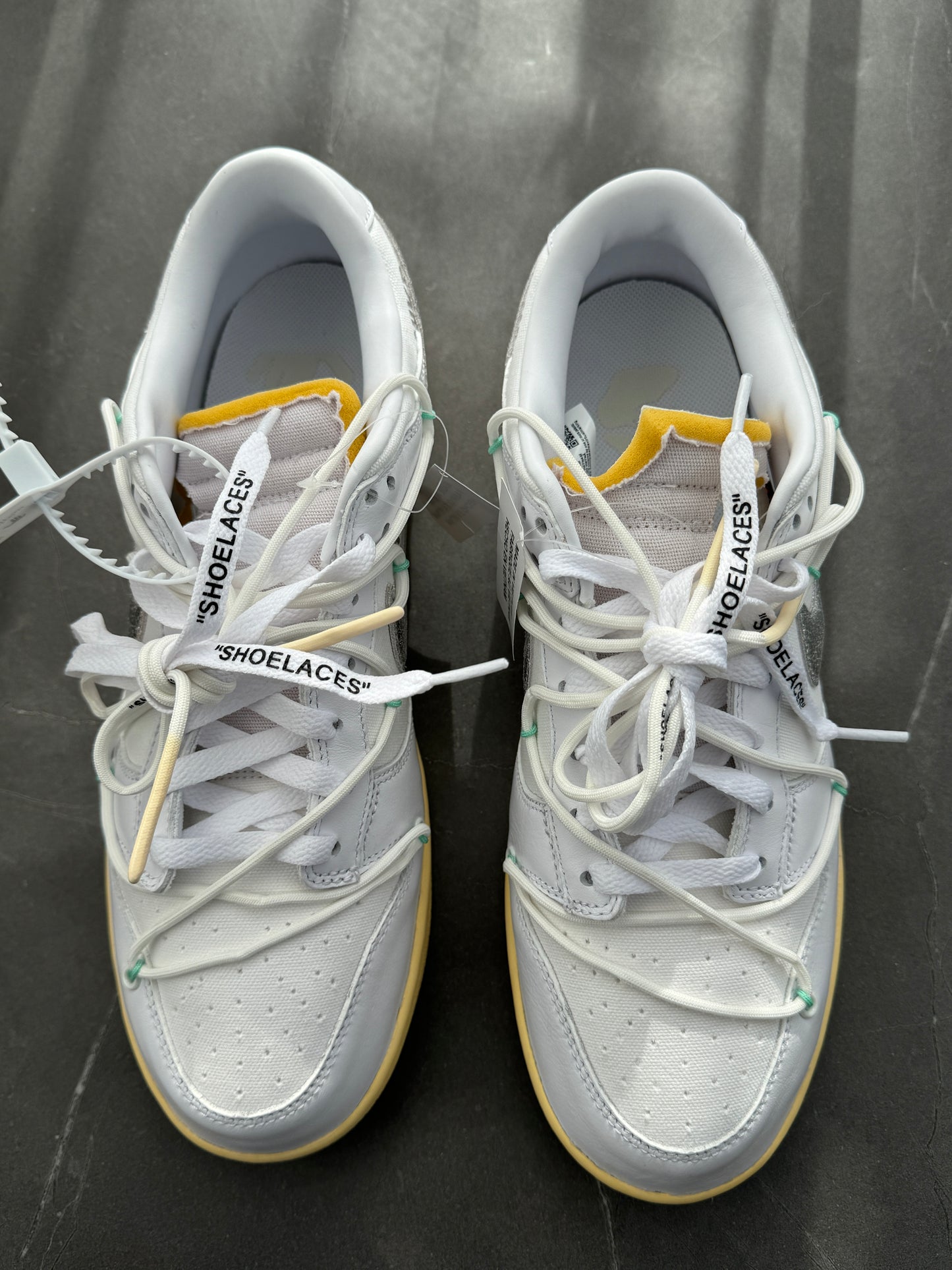 Dunk Low Off-White Lot1