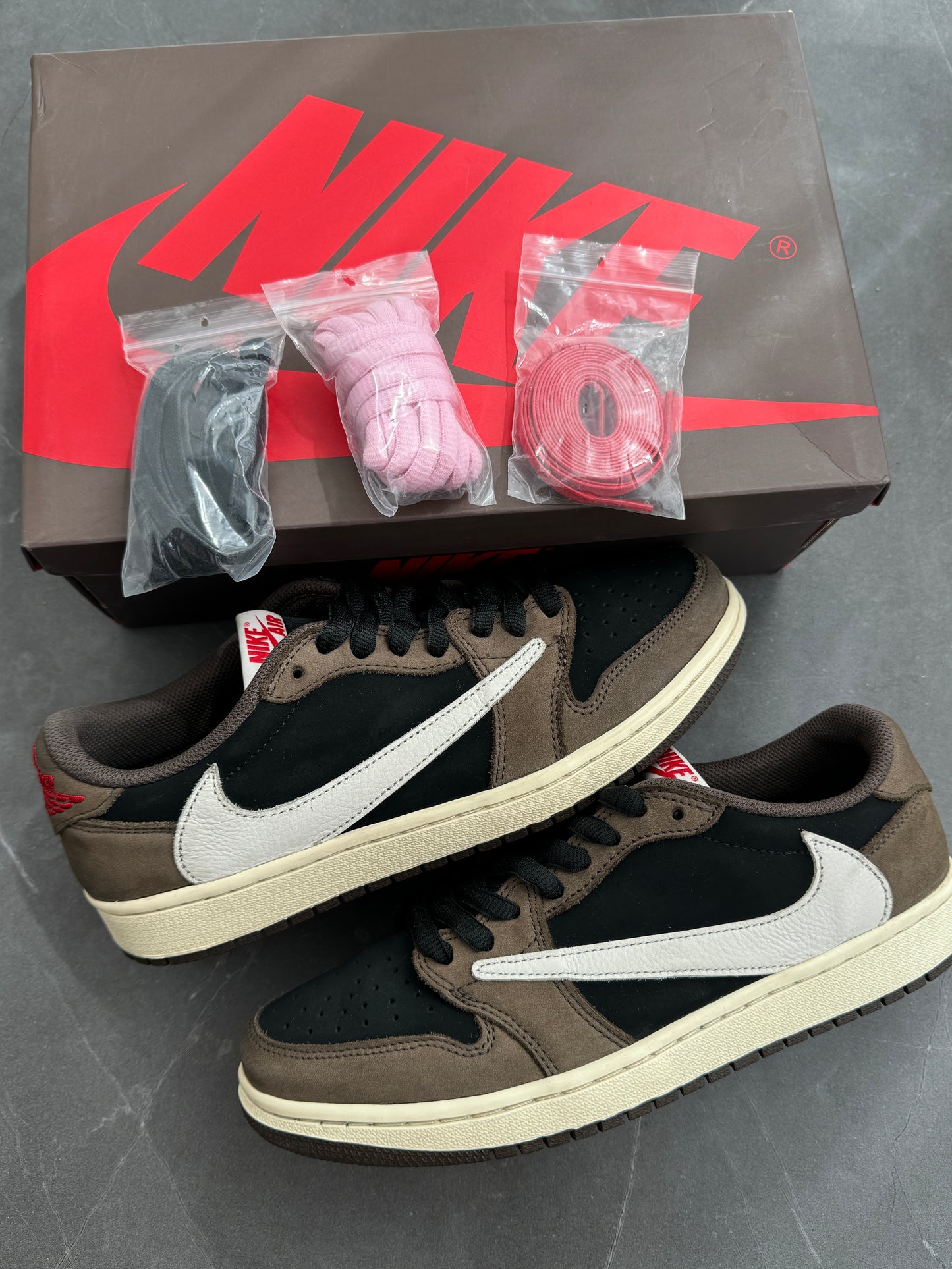 Air Jordan 1 Low Travis Scott Mocha US8.5