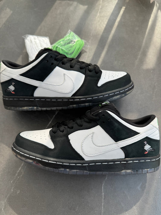 Dunk Low Pro SB Panda Pigeon US8