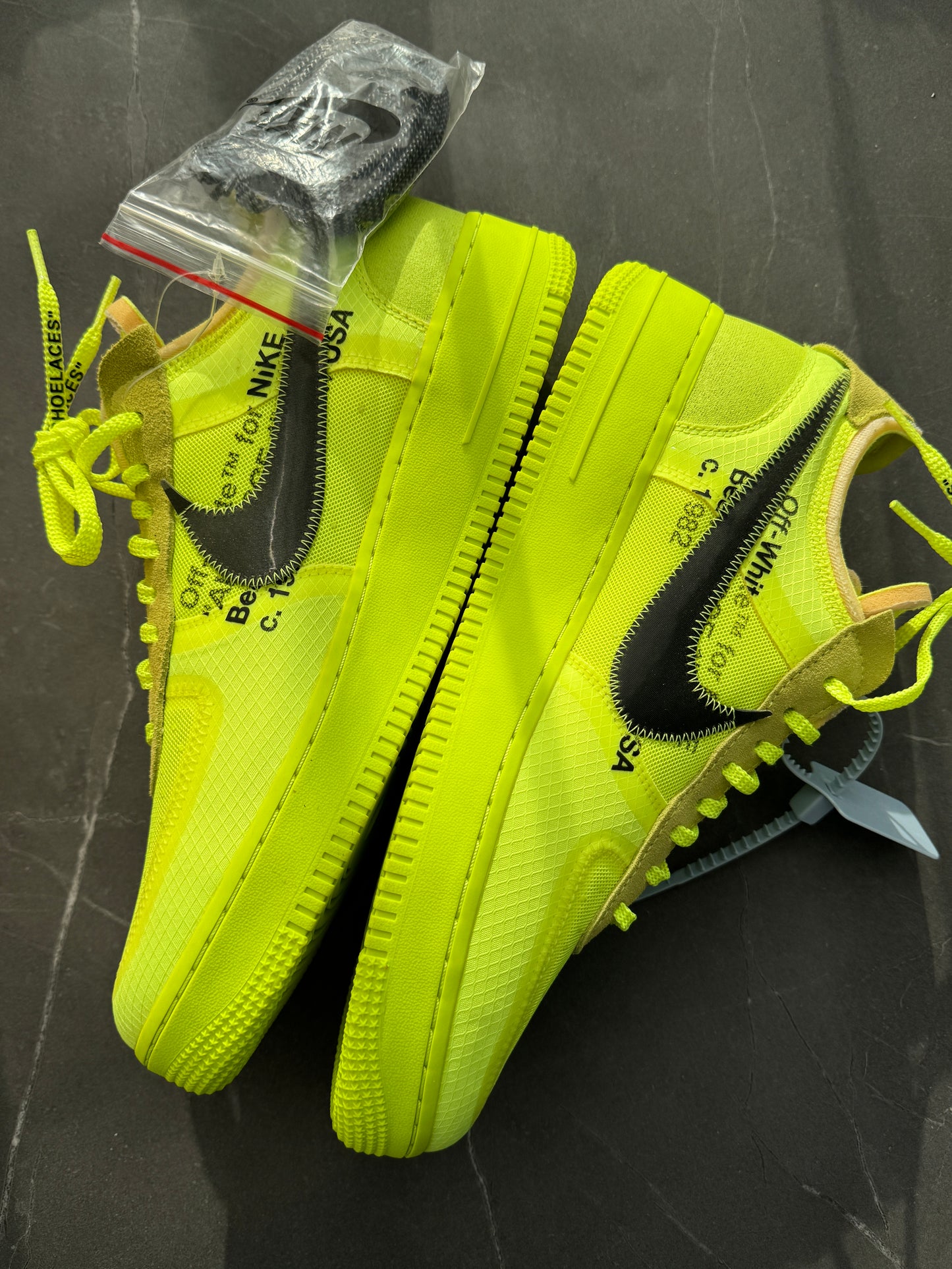 Air Force 1 Low Off-White Volt