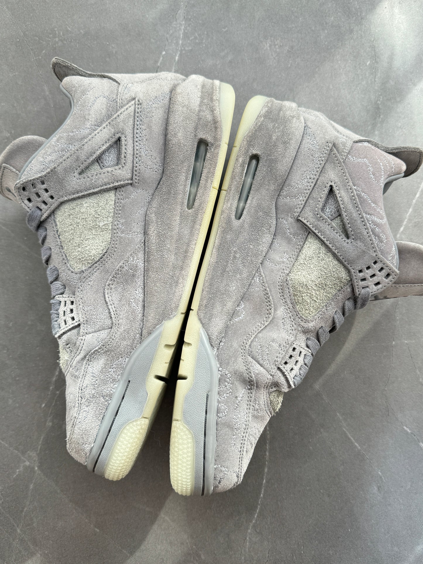 Air Jordan 4 Kaws Grey