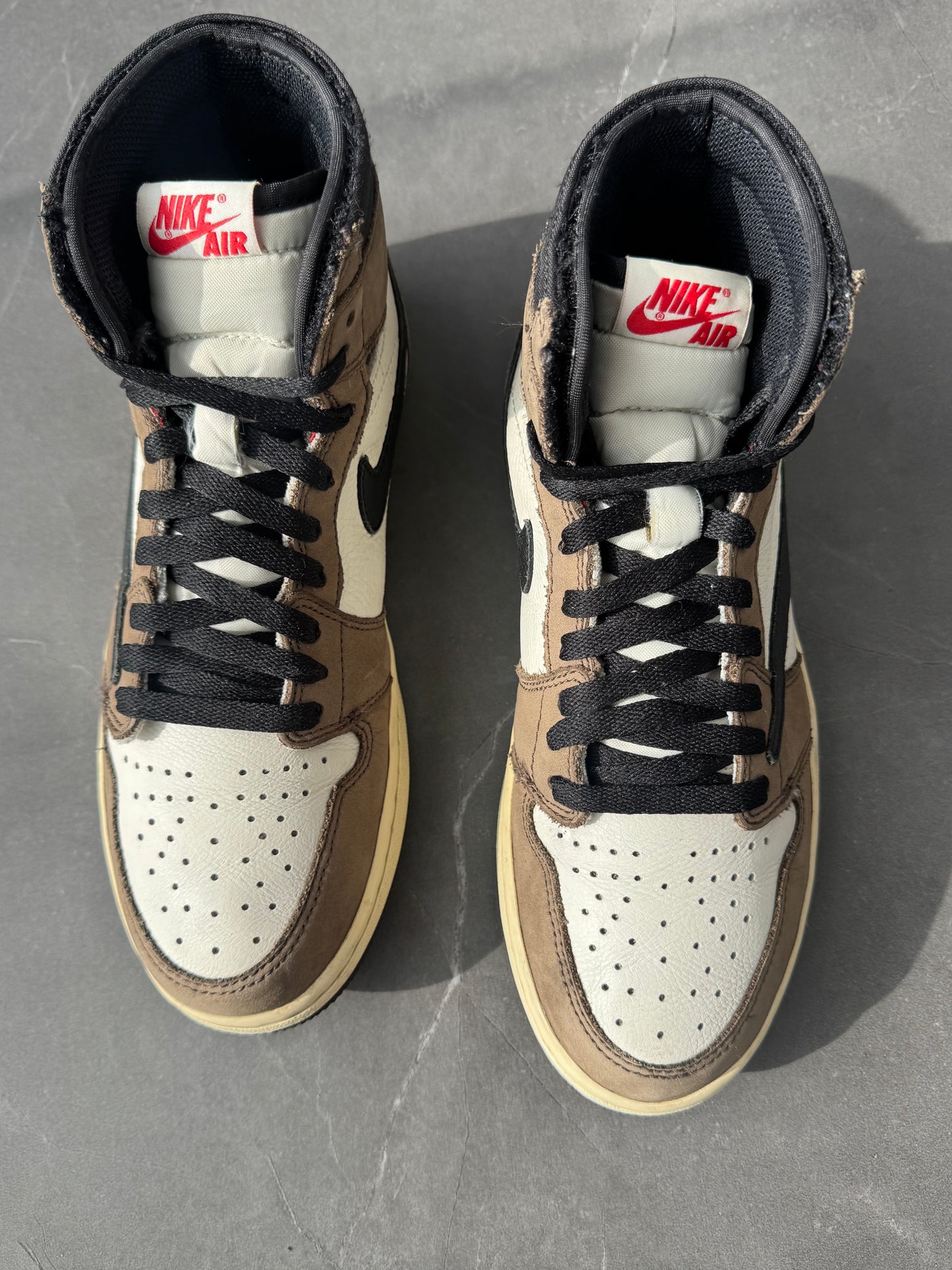 Air Jordan 1 High Travis Scott Mocha US8.5