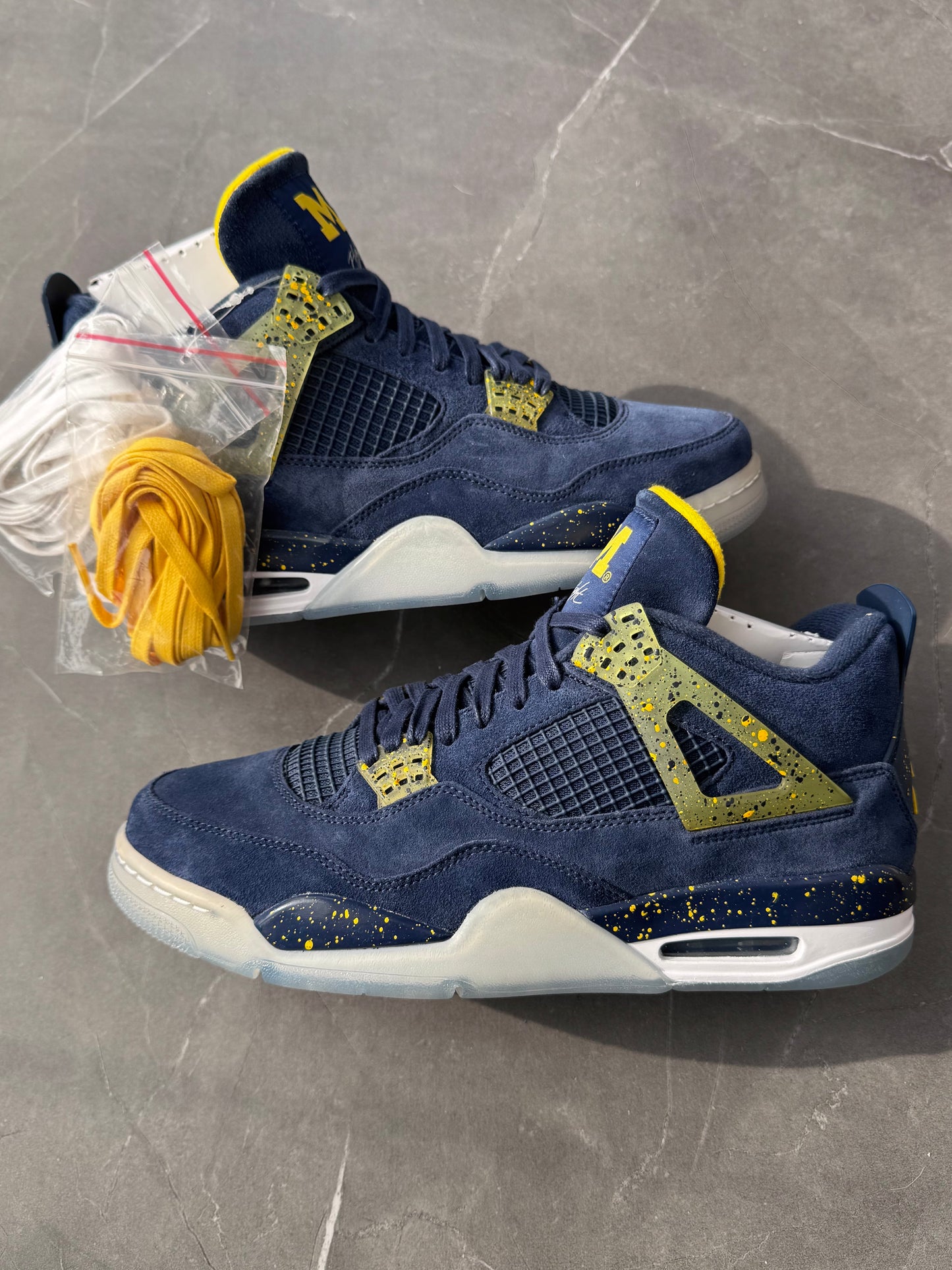 Air Jordan 4 Michigan PE Ⓜ️