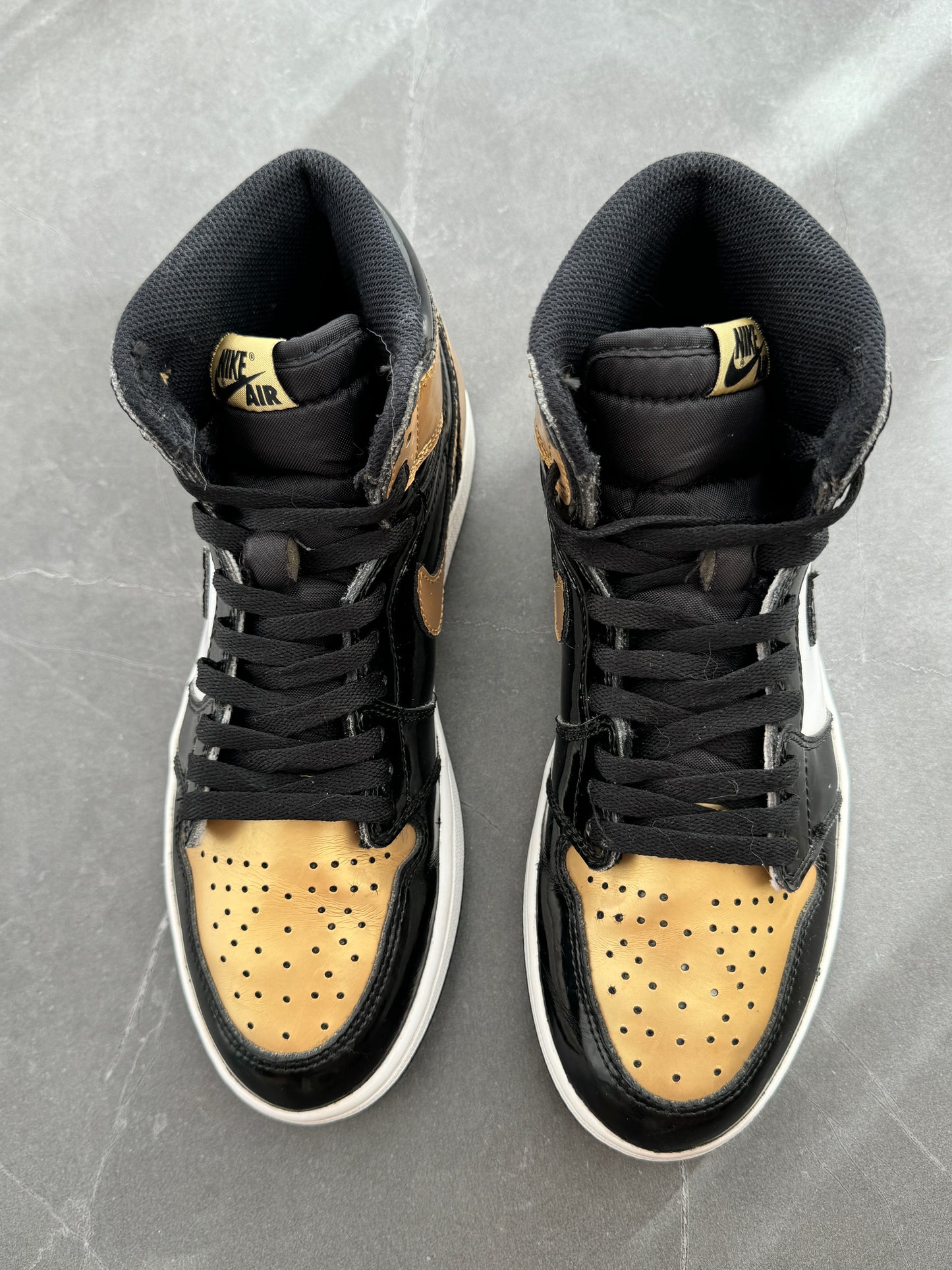 Air Jordan 1 High Gold Toe