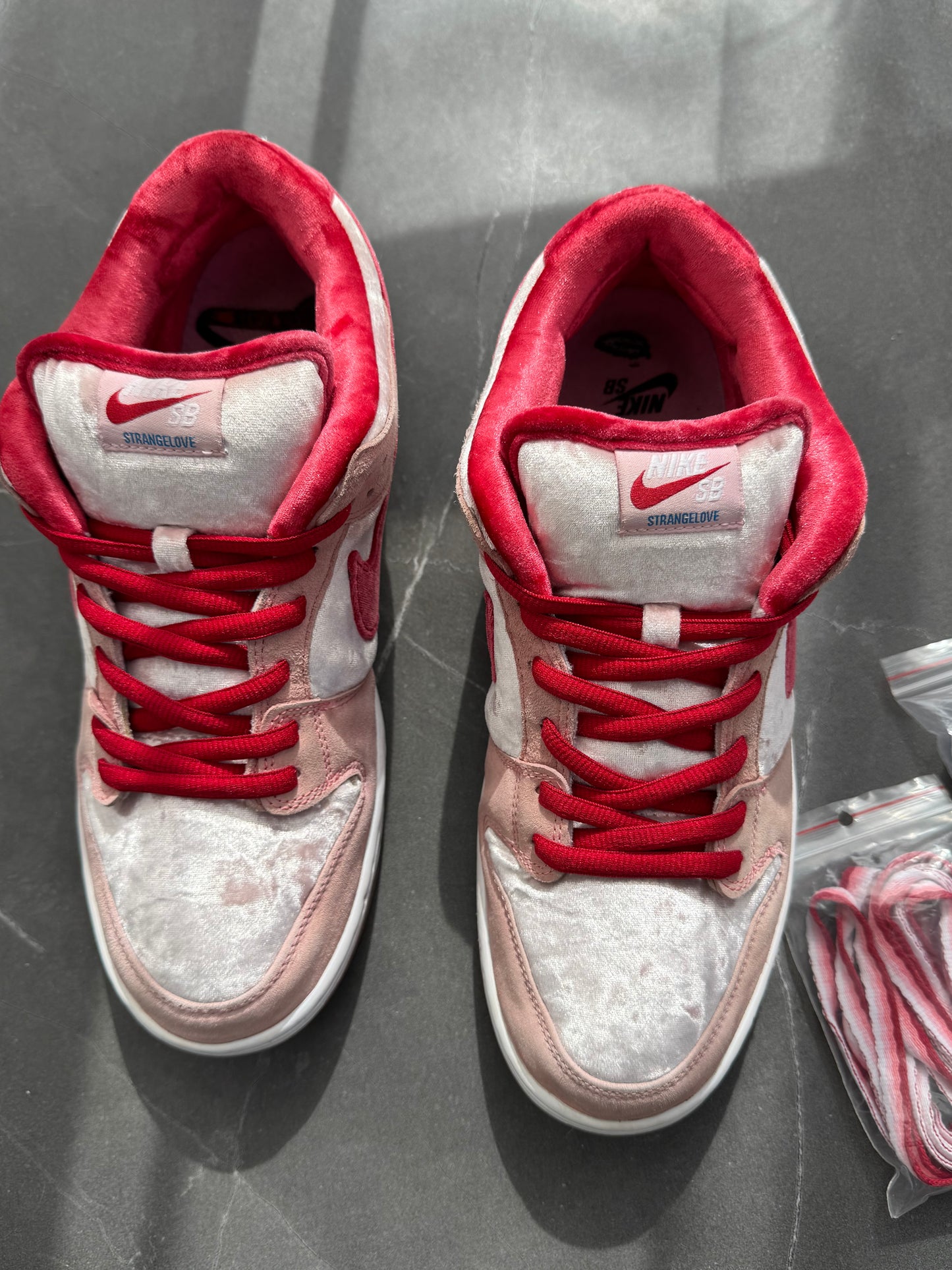 Dunk Low Pro SB Strange Love US11