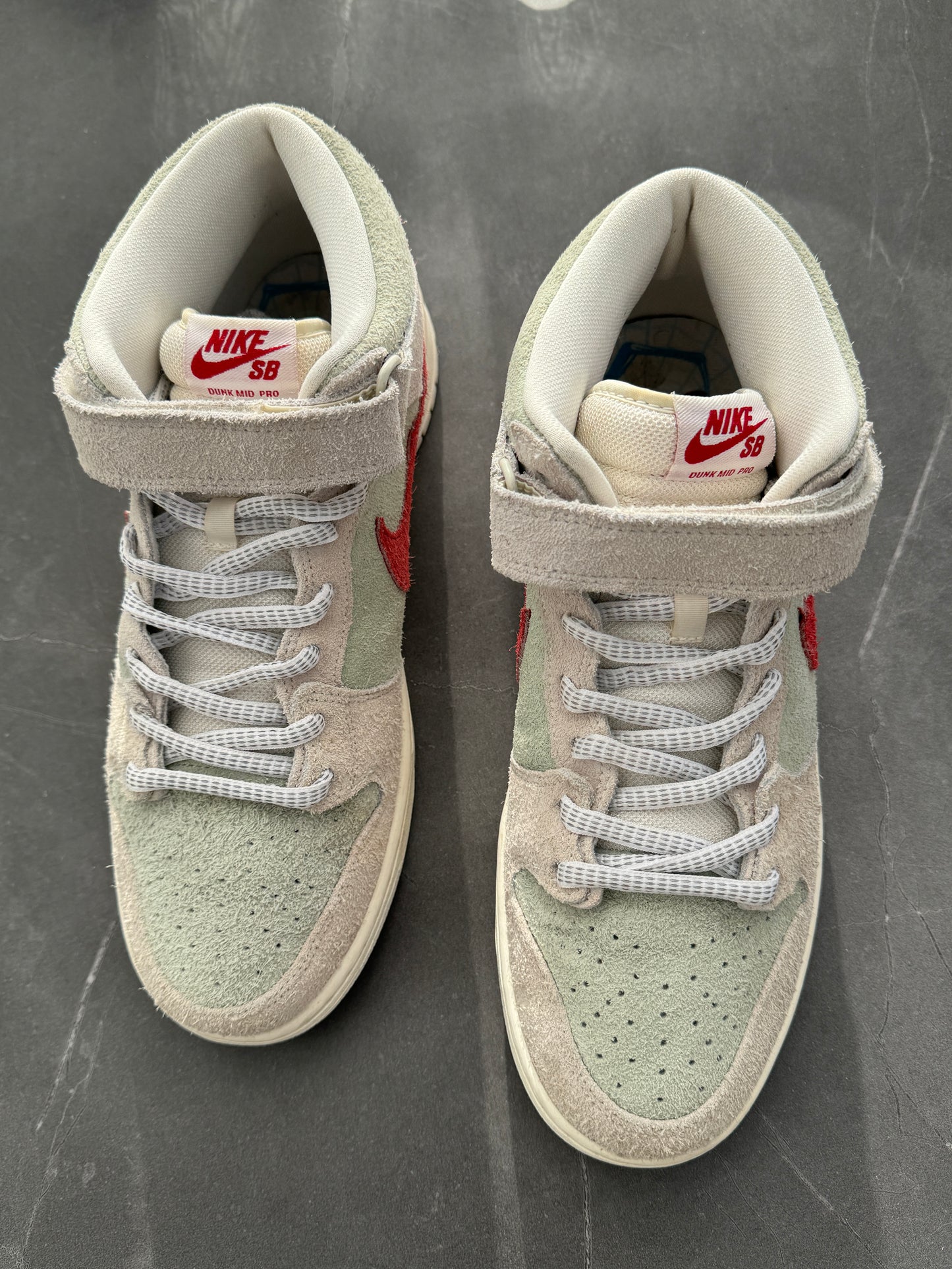 Dunk Mid Pro SB White Widow