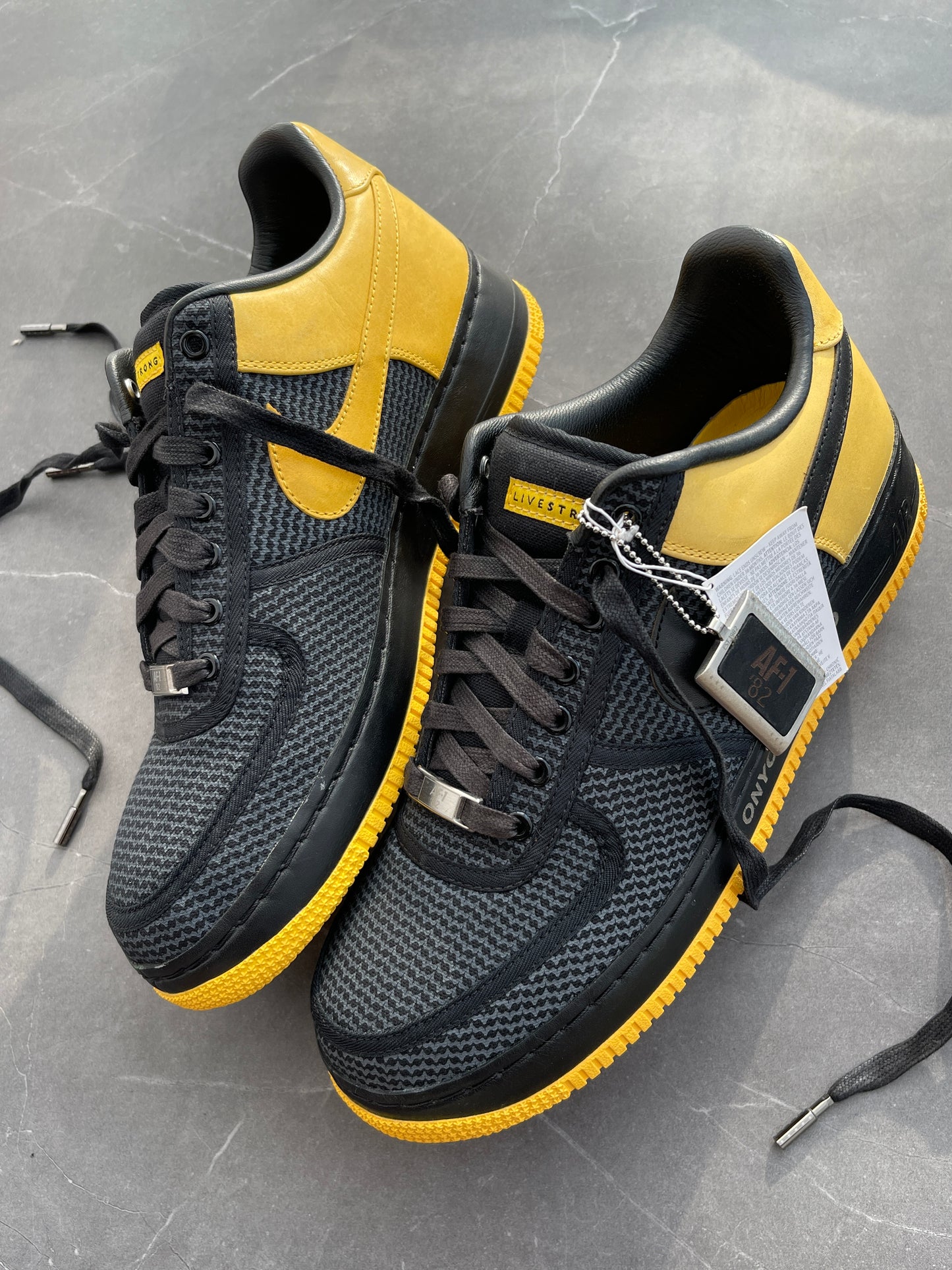 Air Force 1 Low Supreme I/O "Livestrong" Undefeated 2009