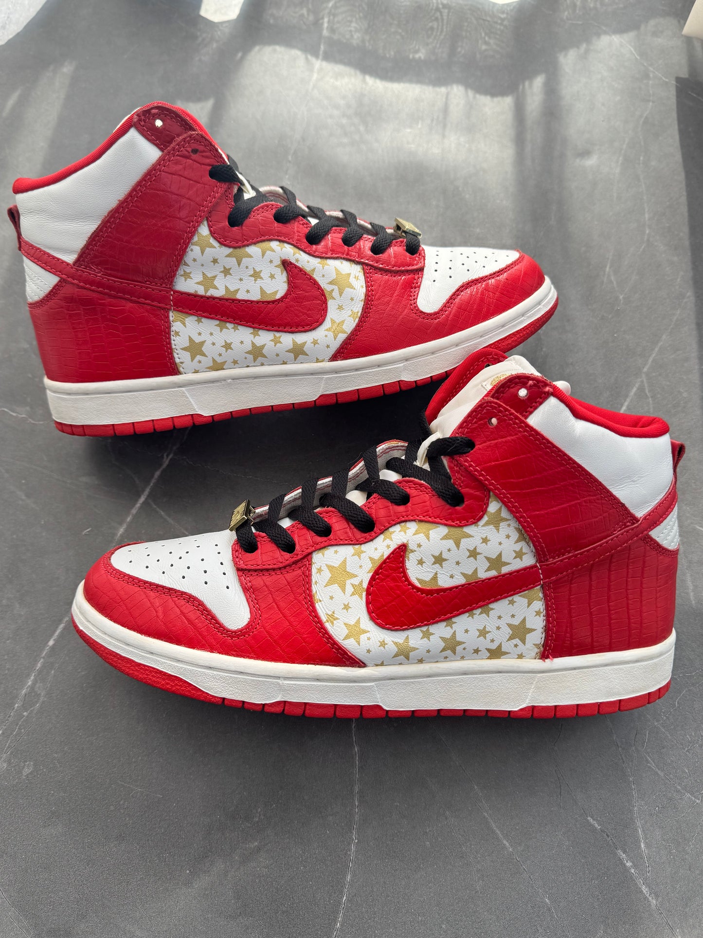Dunk High Pro SB Supreme Red Star 2003