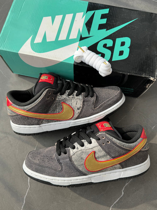 Dunk Low Pro SB Beijing Metallic Gold 2013