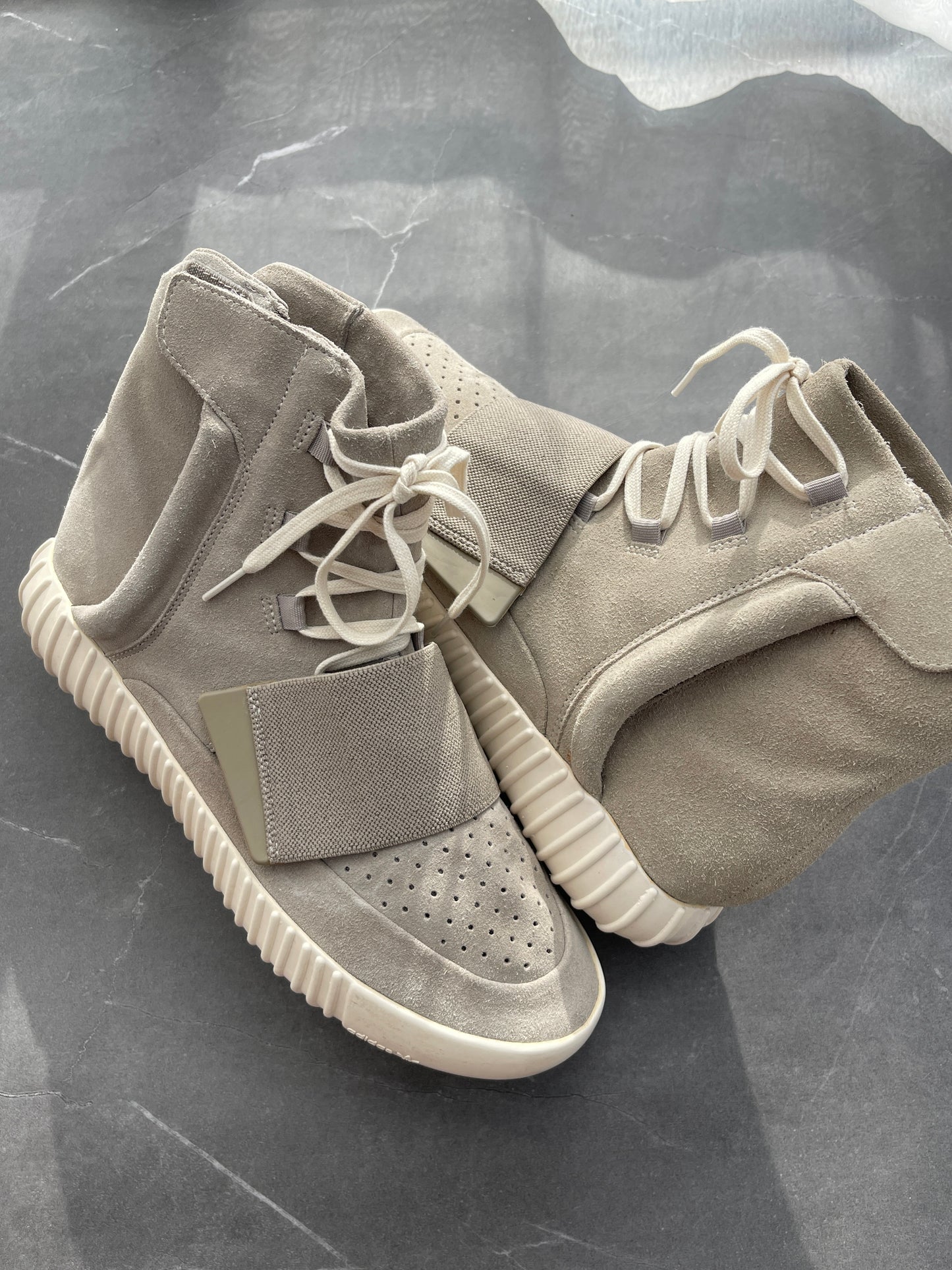 Adidas Yeezy Boost 750 OG Light Brown