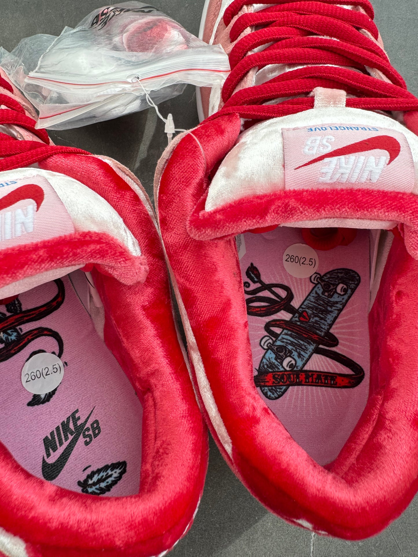 Dunk Low Pro SB Strange Love US8 DS