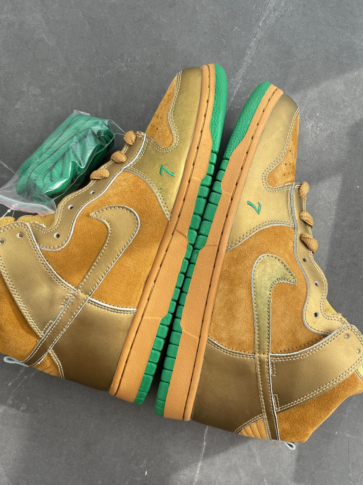 Dunk High Pro SB Lucky 2003