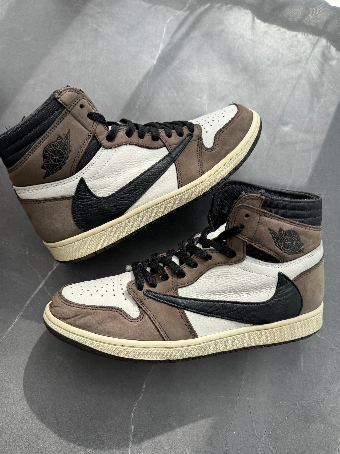 Air Jordan 1 High Travis Scott Mocha US10.5