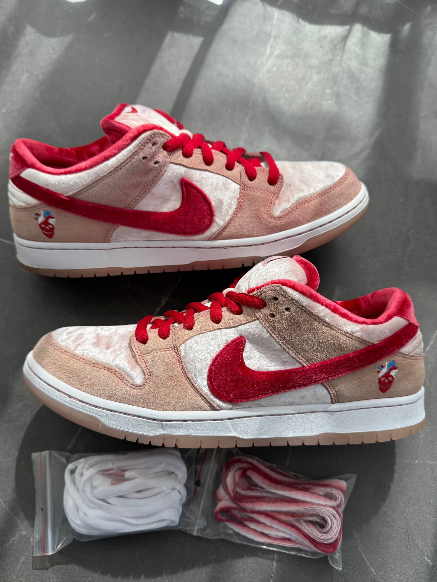 Dunk Low Pro SB Strange Love US12