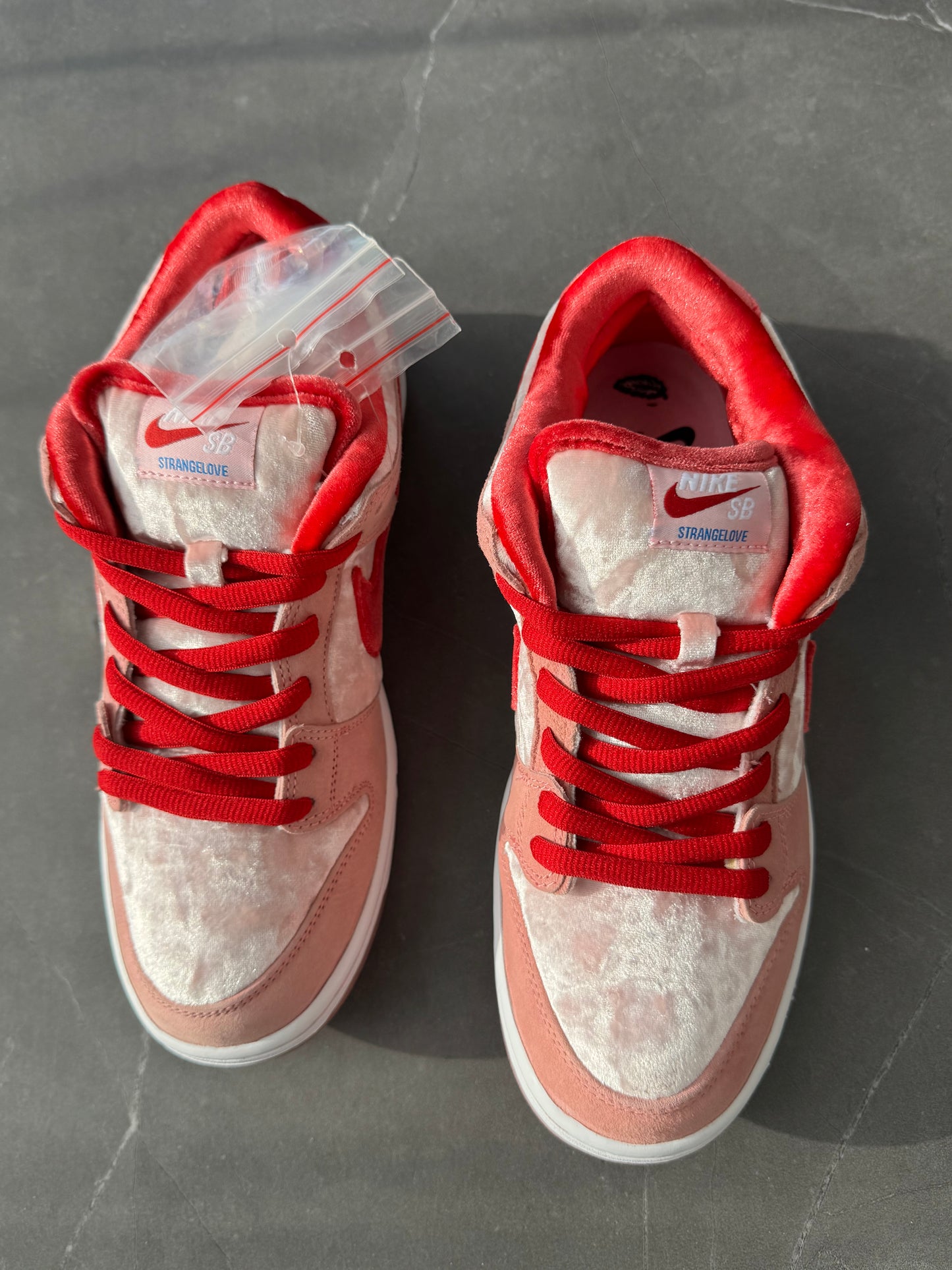 Dunk Low Pro SB Strange Love US8.5