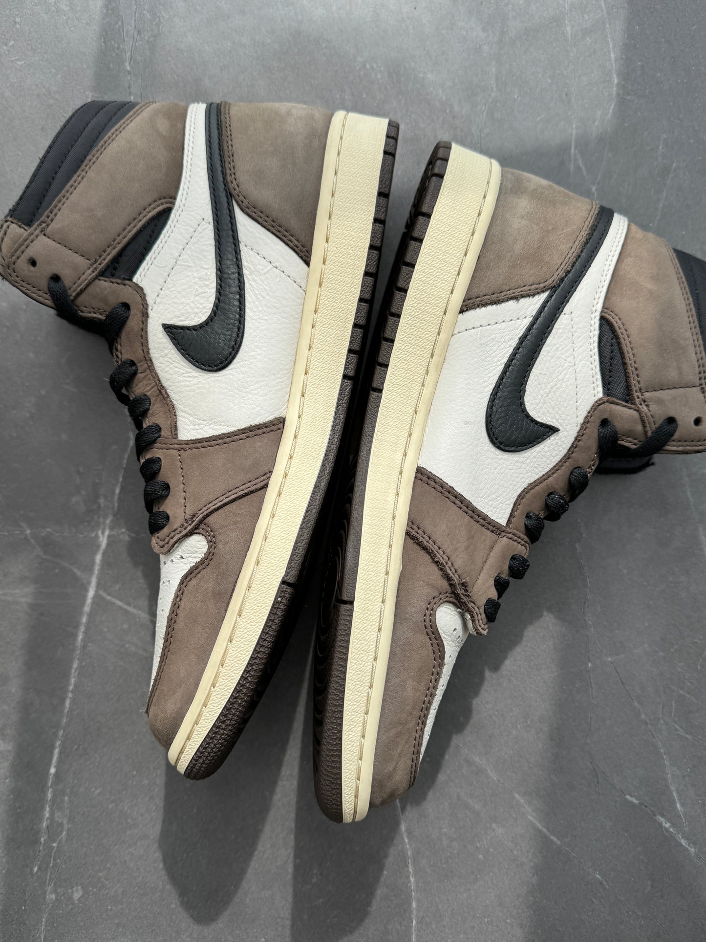 Air Jordan 1 High Travis Scott Mocha US10.5