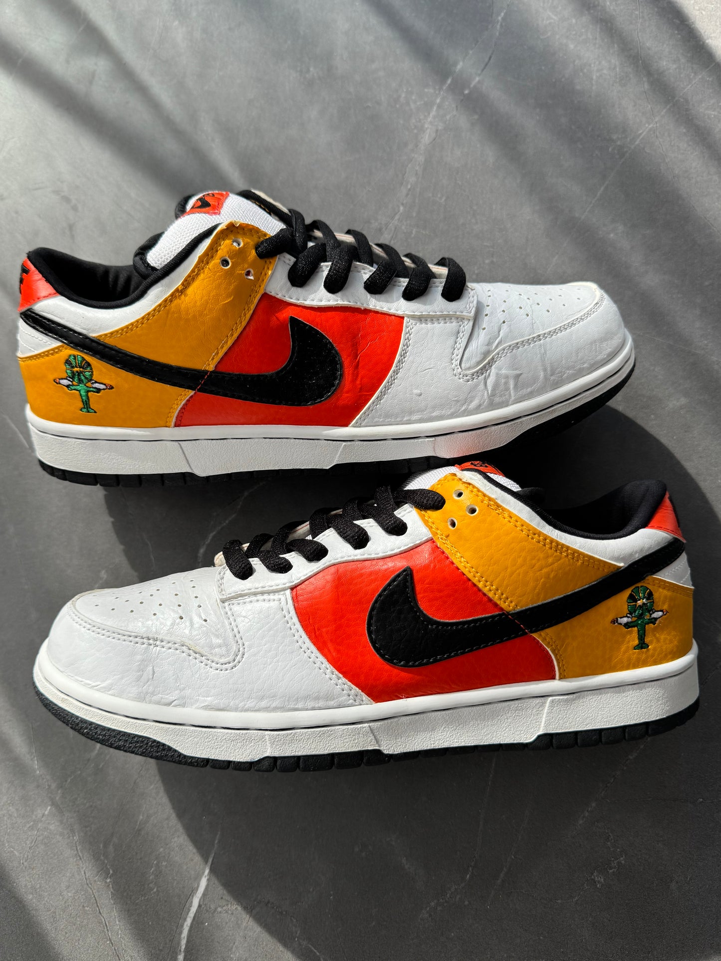 Dunk Low Pro SB White RayGun 2004 US9.5