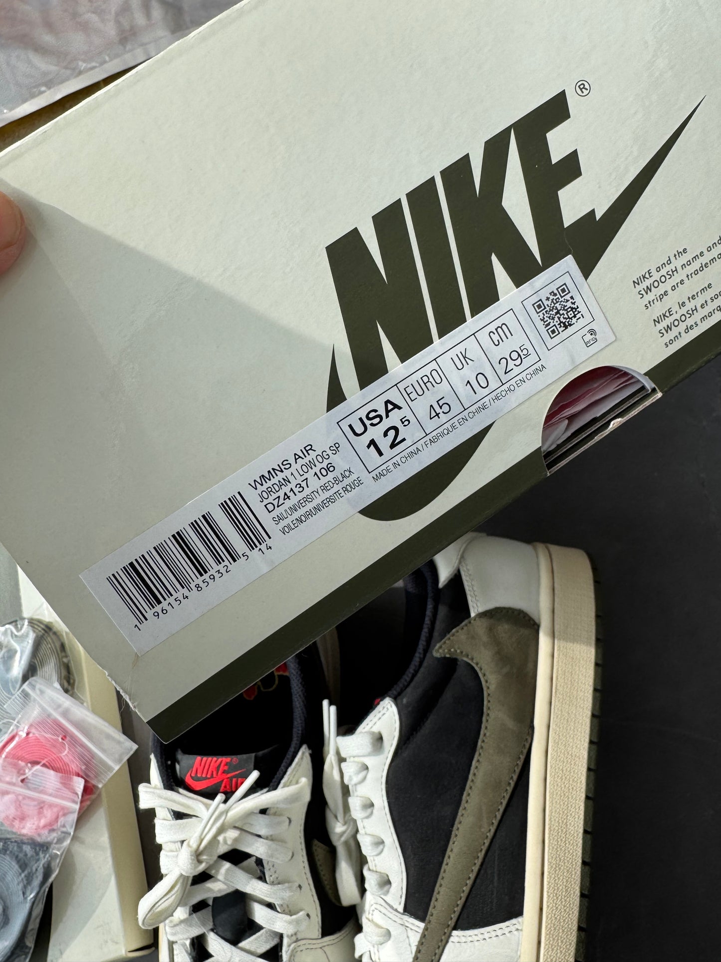 Air Jordan 1 Low Travis Scott Olive