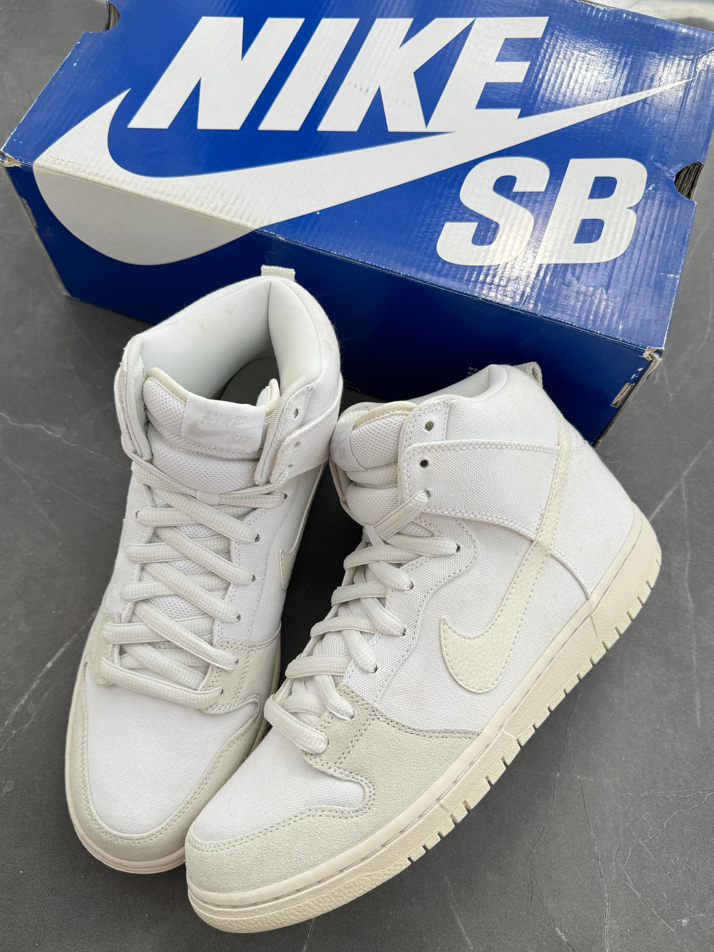 Dunk High Pro SB Metallic Summit White 2011