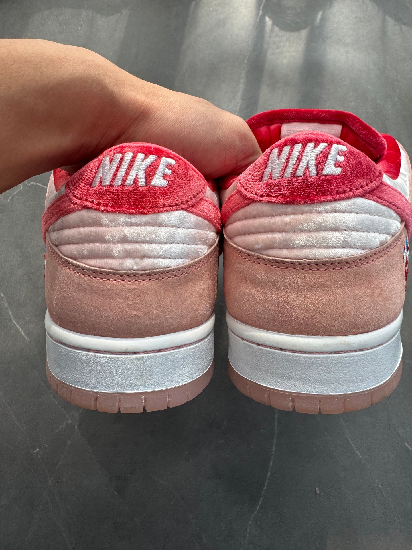 Dunk Low Pro SB Strange Love US11