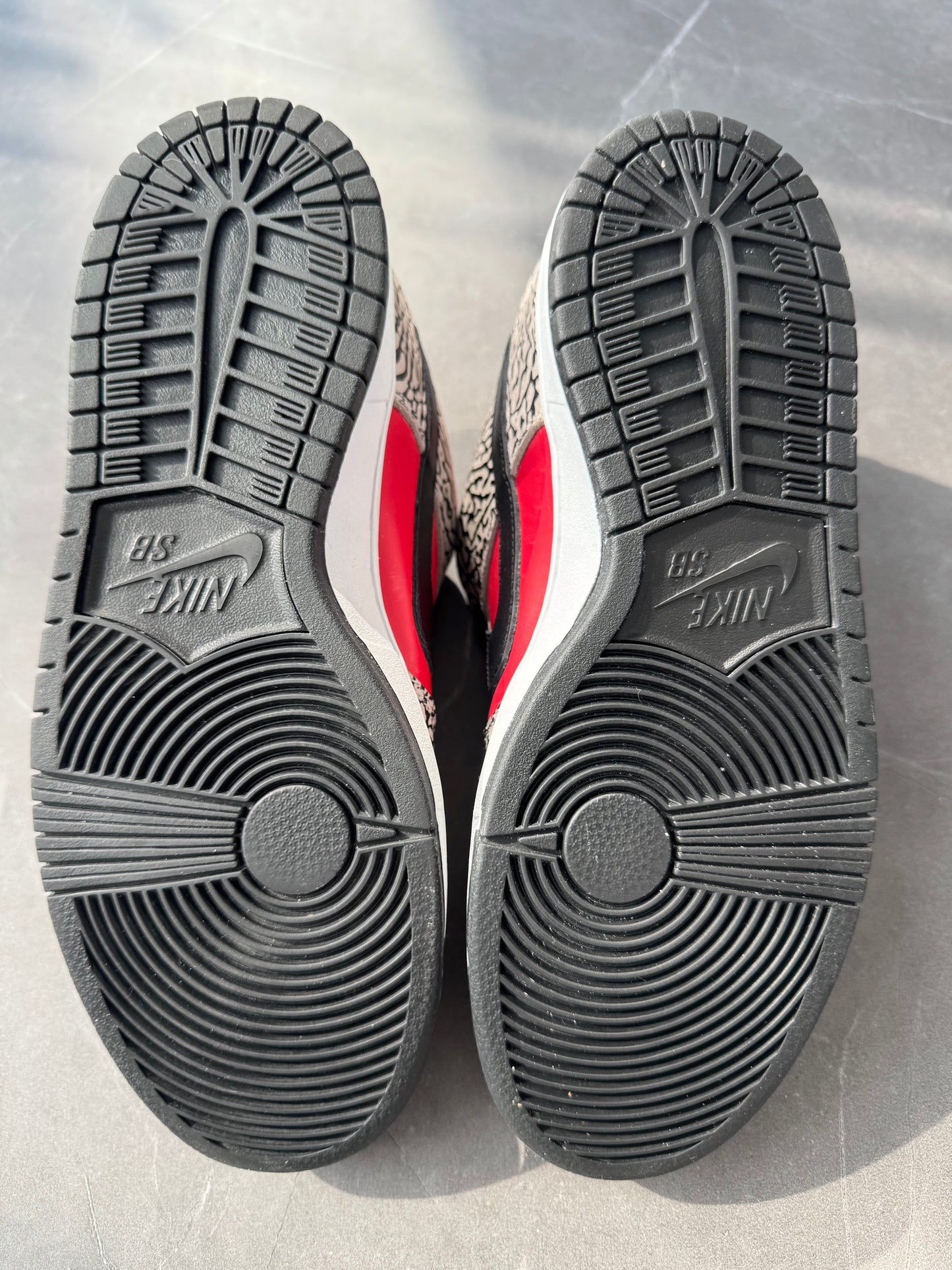 Dunk Low Premium SB Supreme Red Cement 2012 US10.5