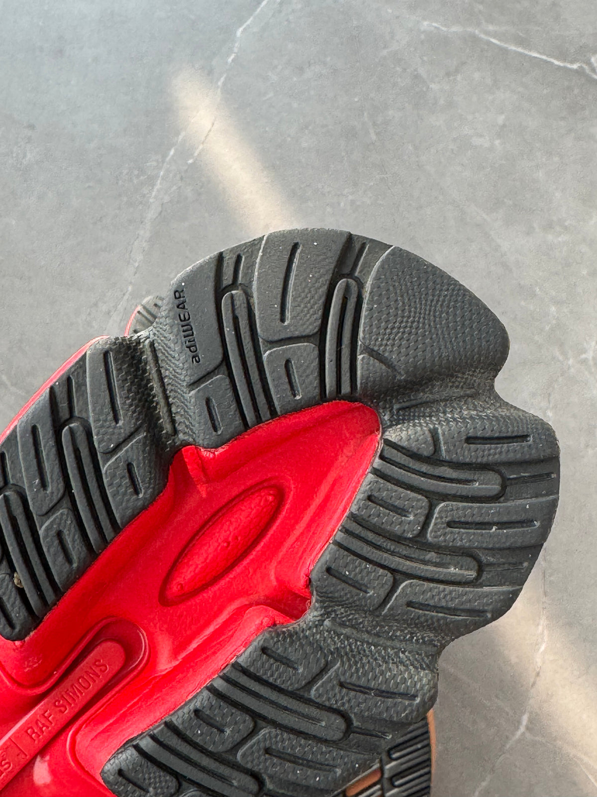Adidas Raf Simons Replicant Ozweego Scarlet Dust 2018