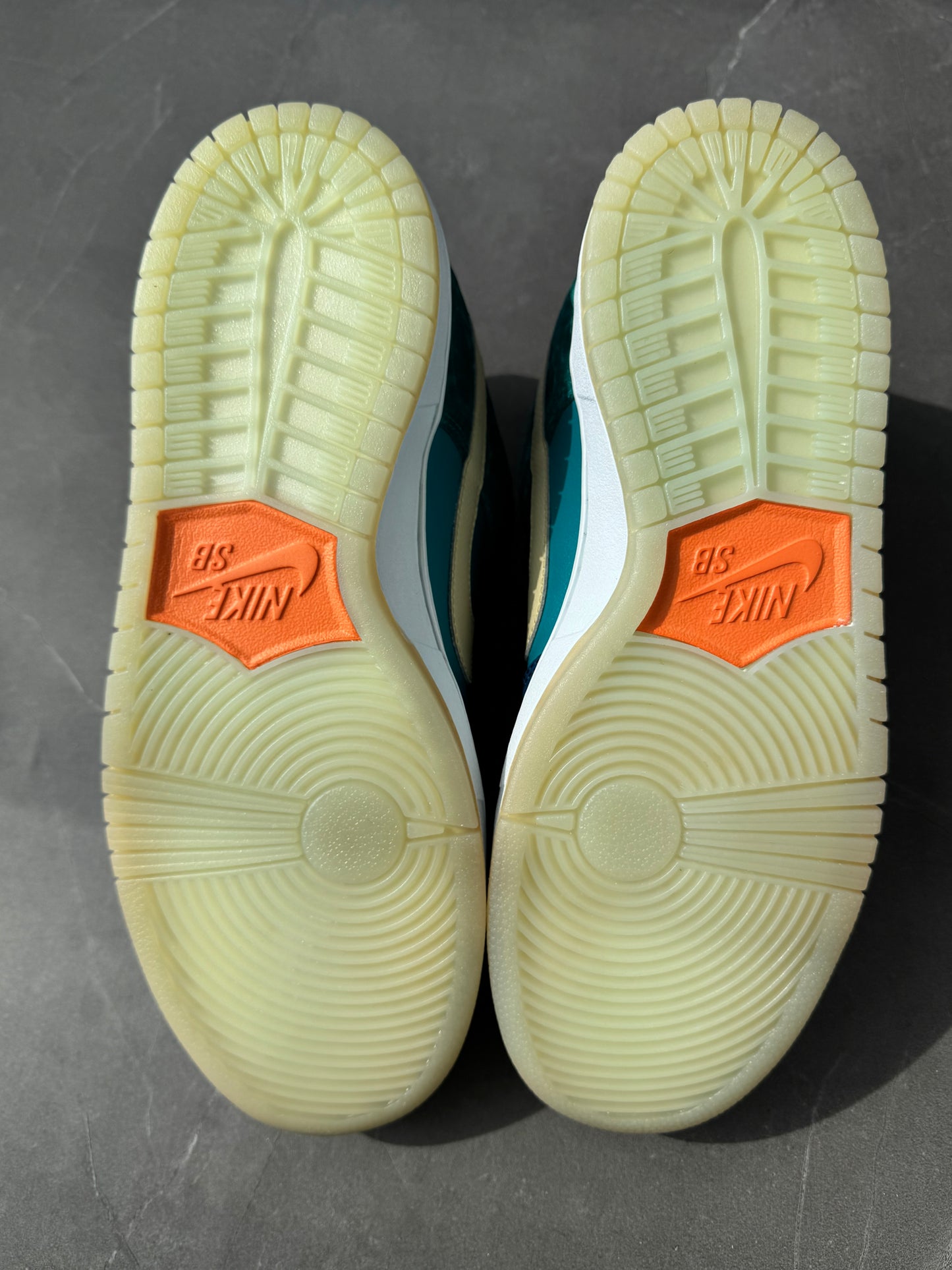 Dunk Low Premium SB Mia Stake Shop 2013 US10
