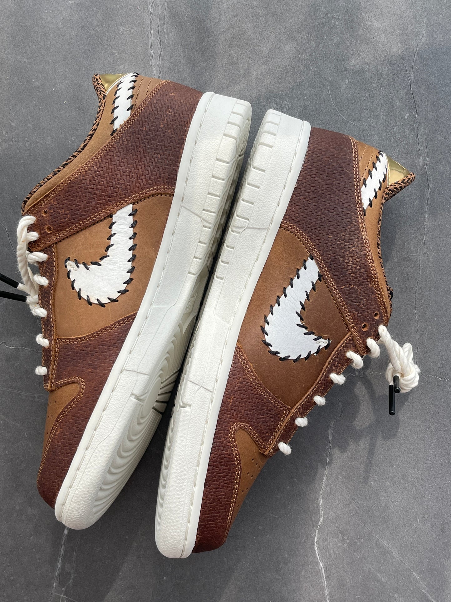 Dunk Low Premium QS Paris YMCA Ale Brown 2017