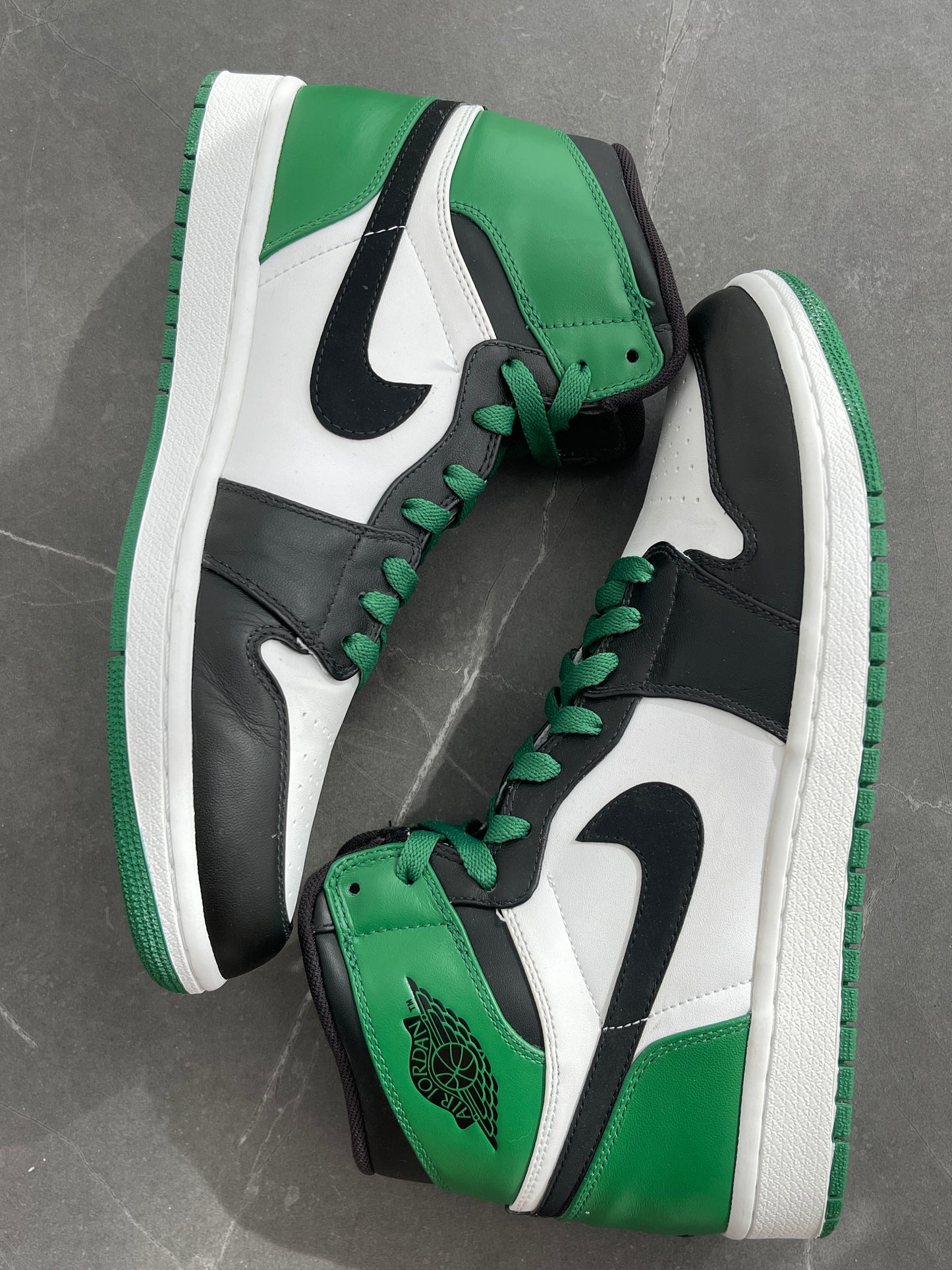 Air Jordan 1 High Defining Moments Celtics 2009