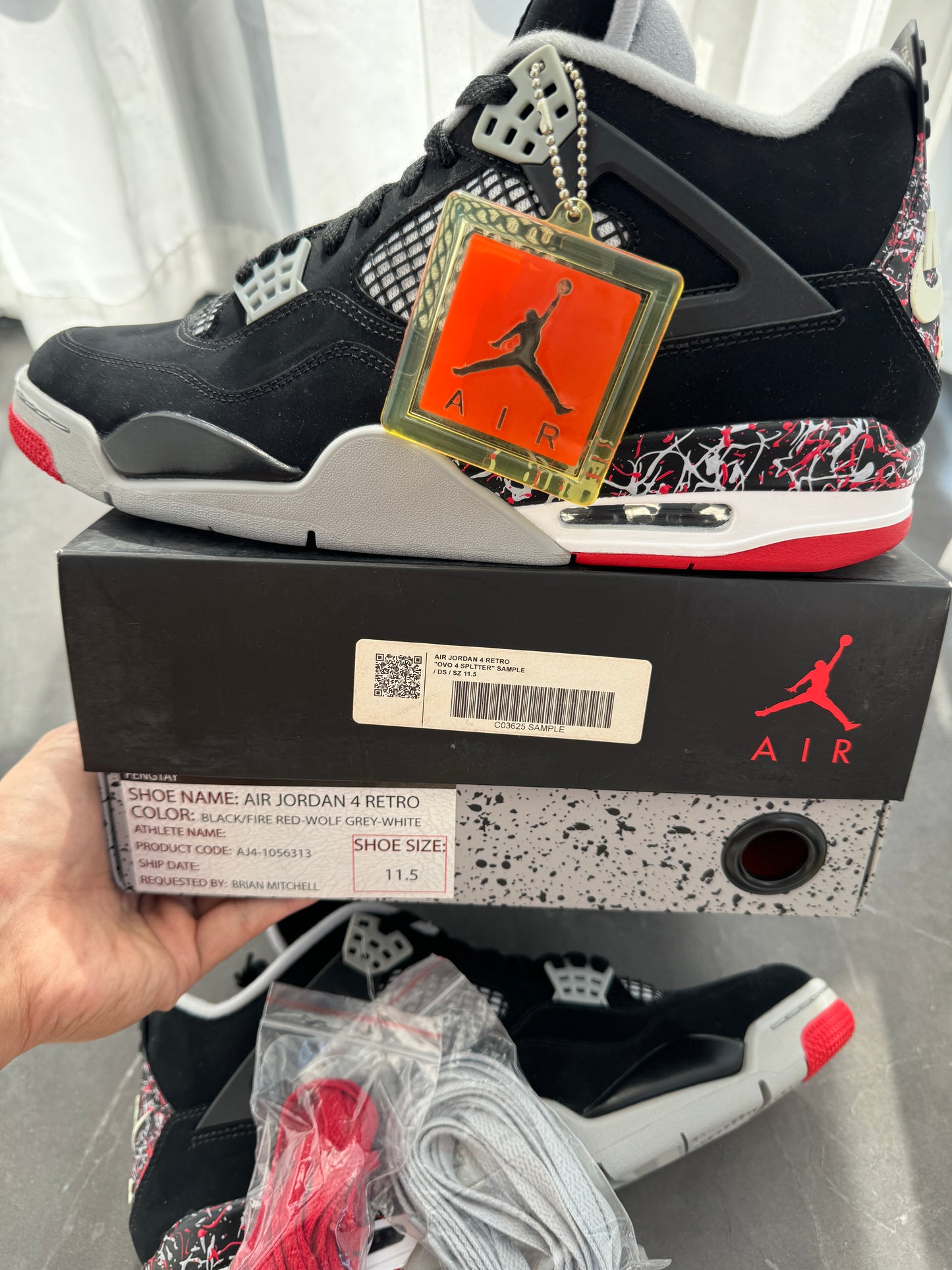 Air Jordan 4 OVO Drake Splatter 🦉