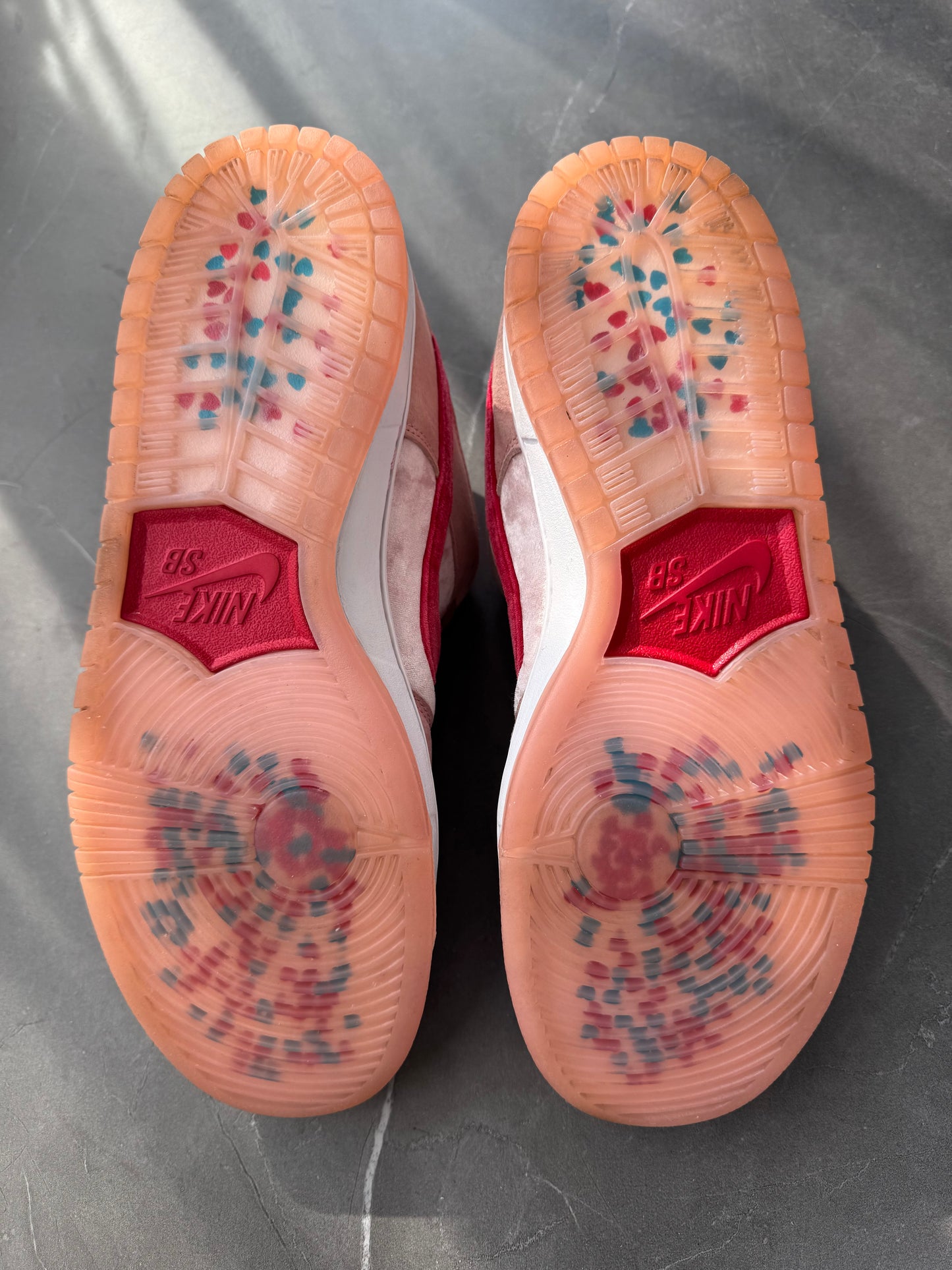 Dunk Low Pro SB Strange Love US11